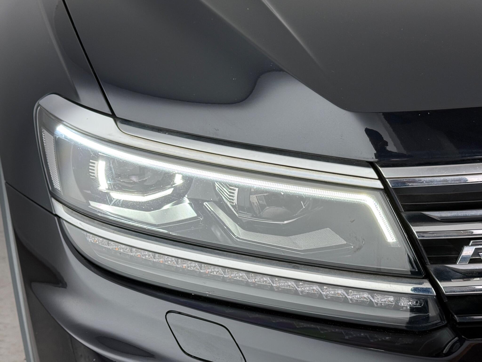 Volkswagen Tiguan Allspace view 5