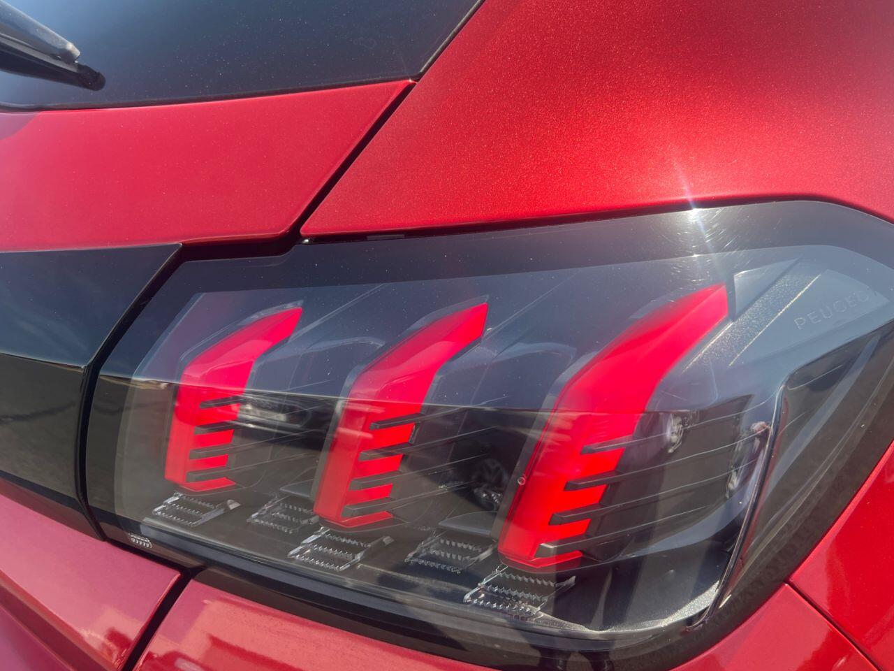 Peugeot 208 view 20