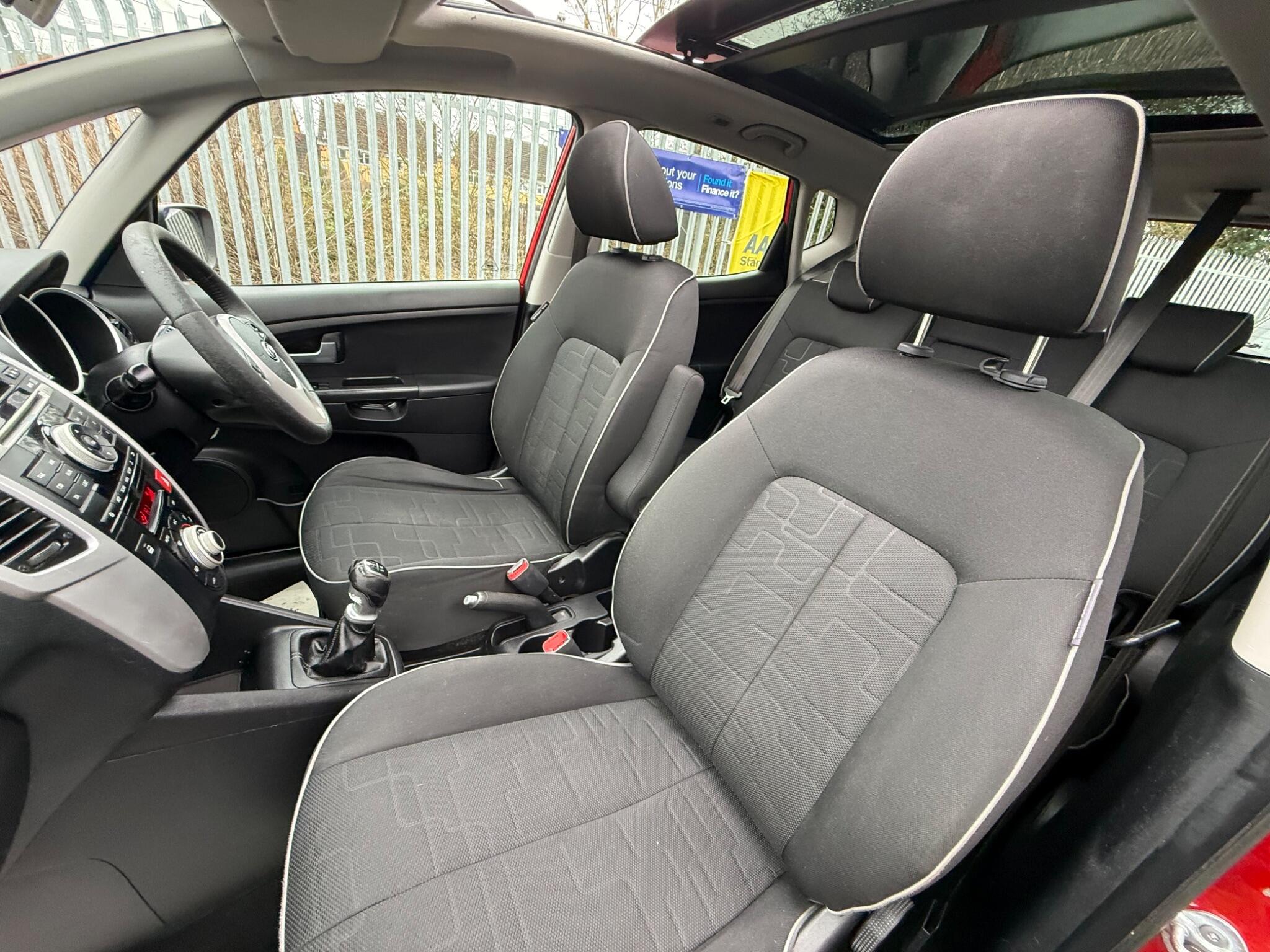 2010 Kia Venga image 35