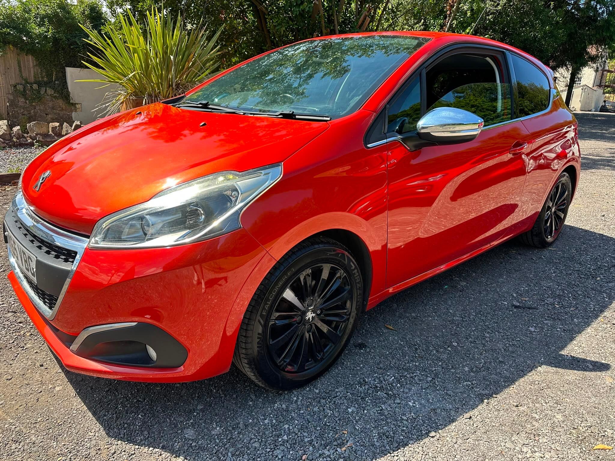Peugeot 208 view 9