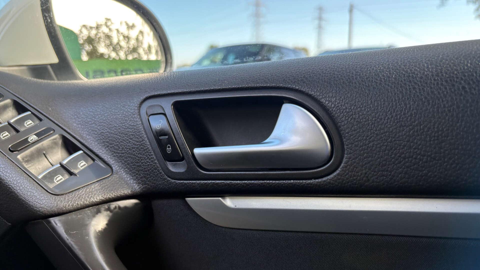 Volkswagen Tiguan view 25