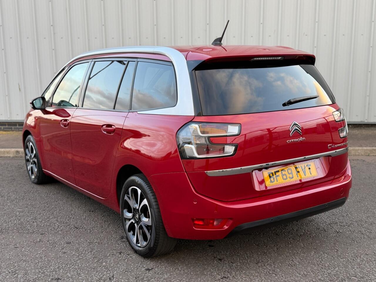 Citroen Grand C4 Spacetourer view 7