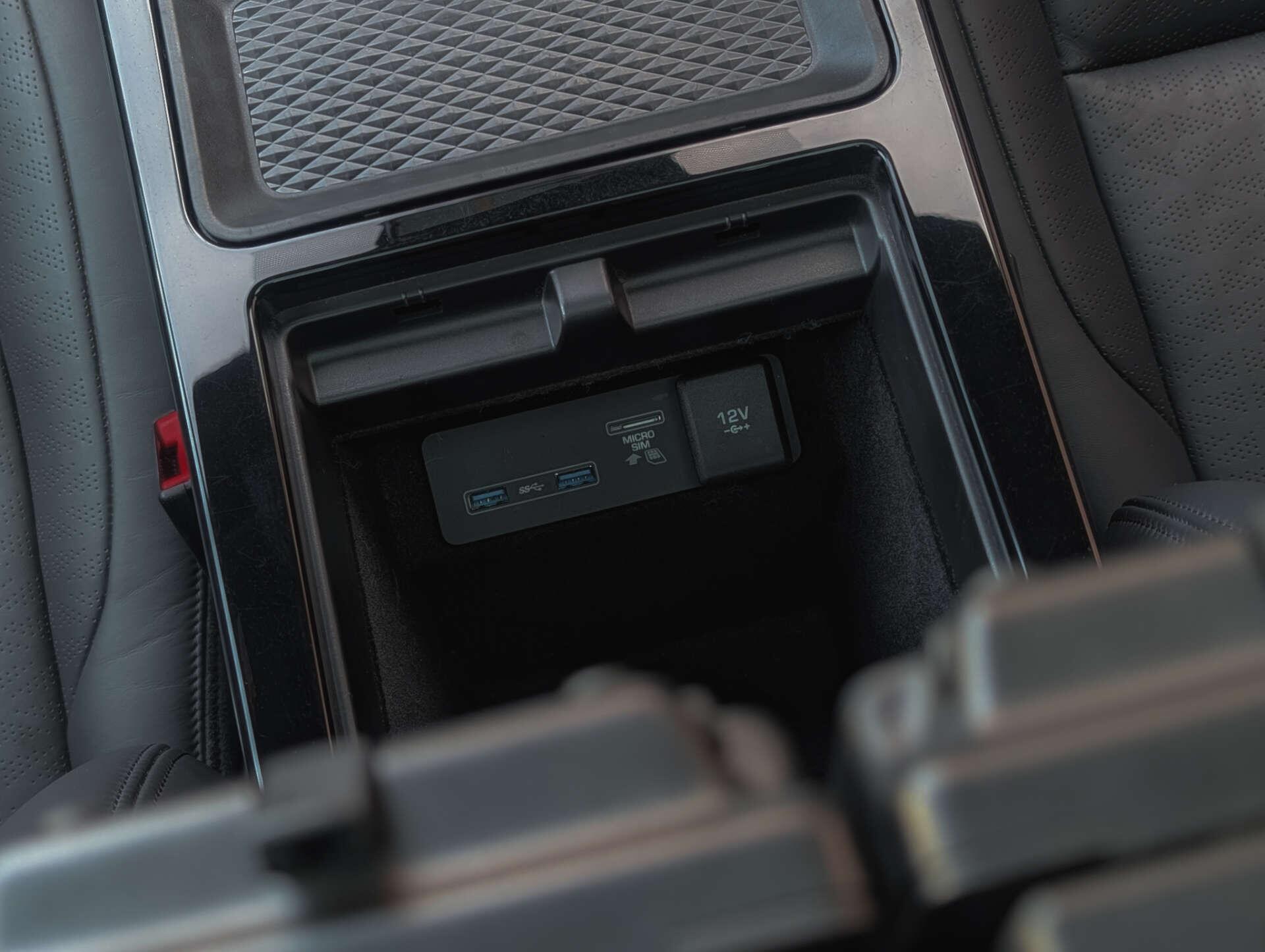 Land Rover Range Rover Evoque view 41
