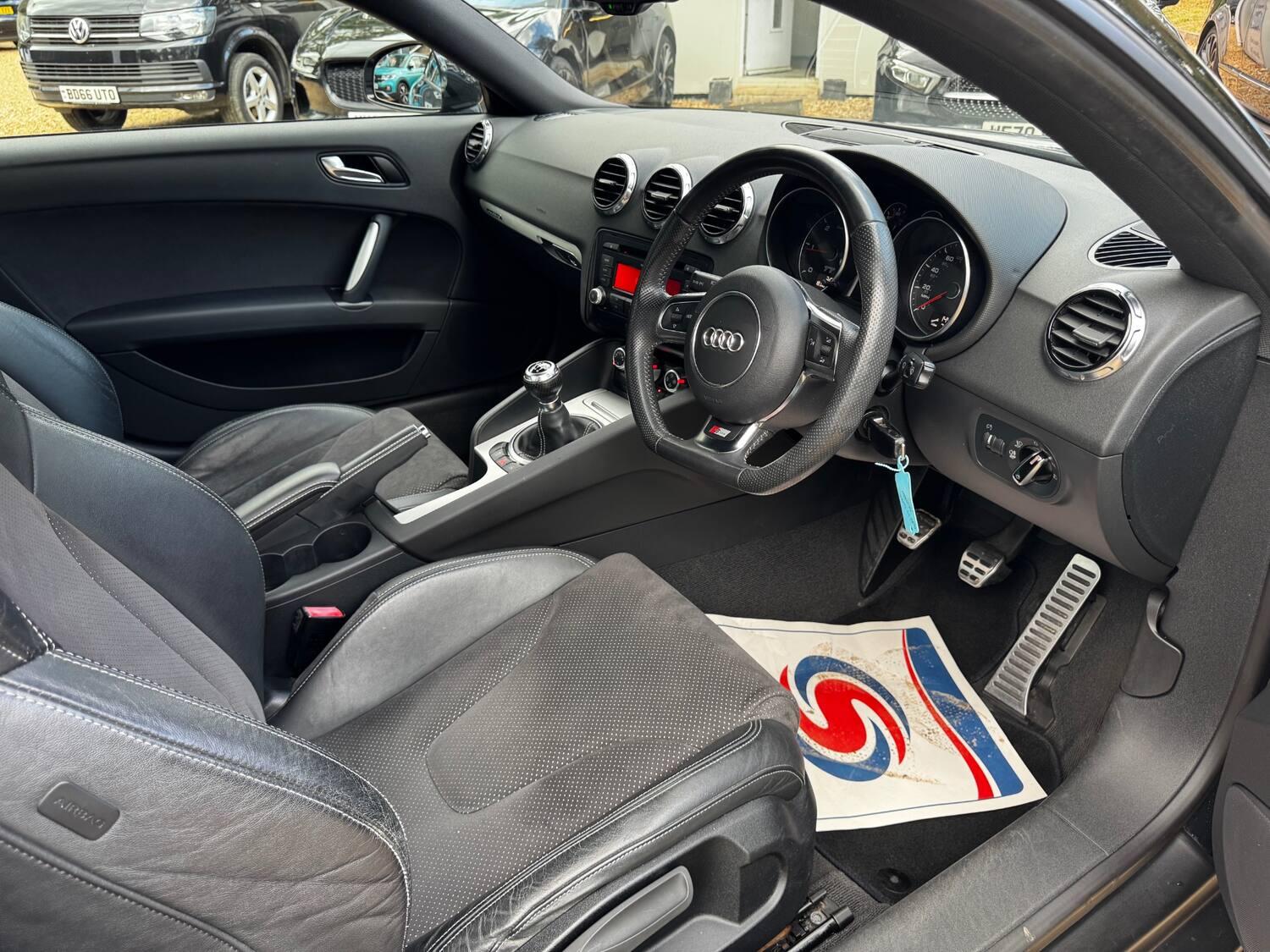 Audi TT view 14