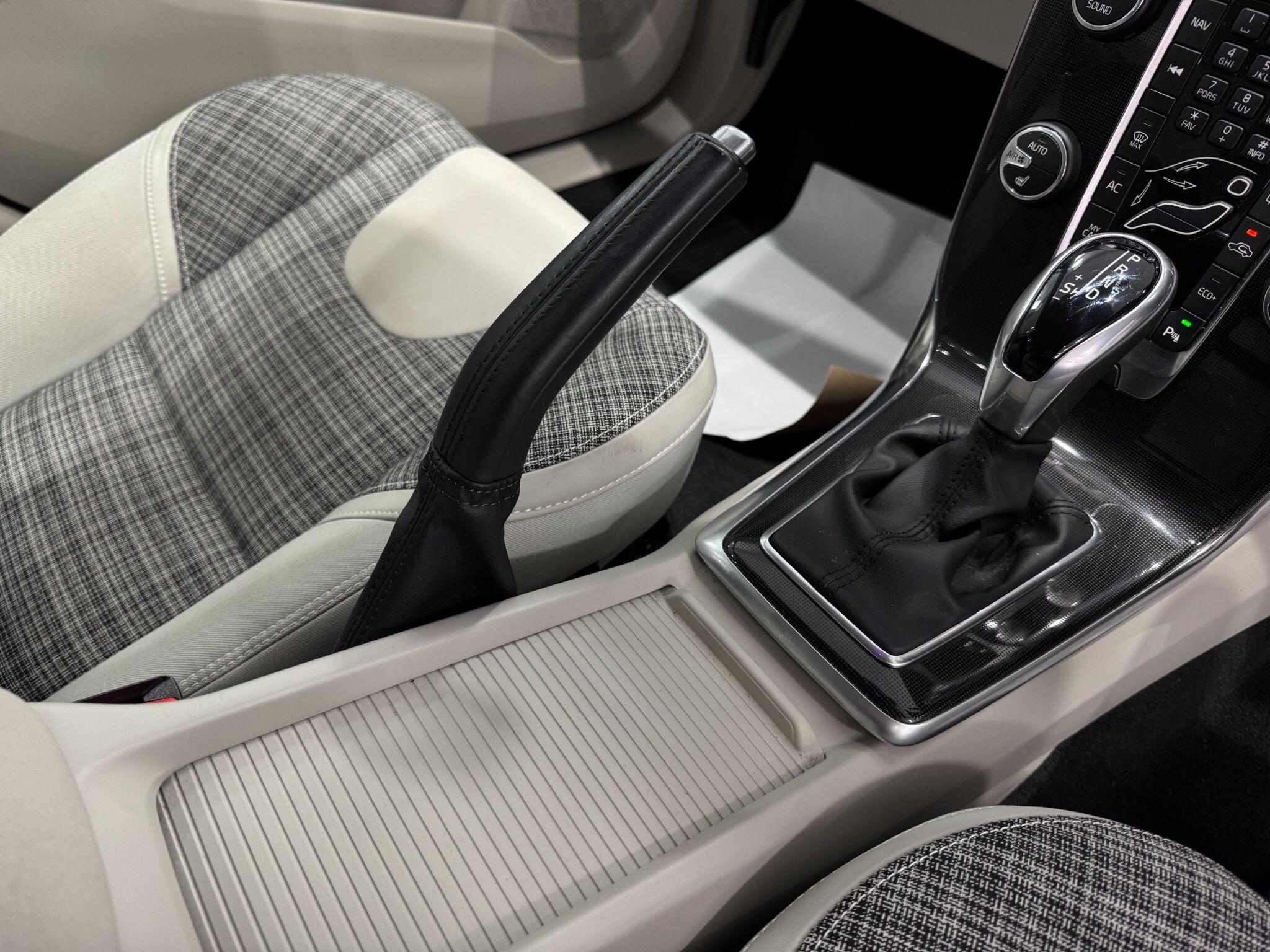 Volvo V40 view 22