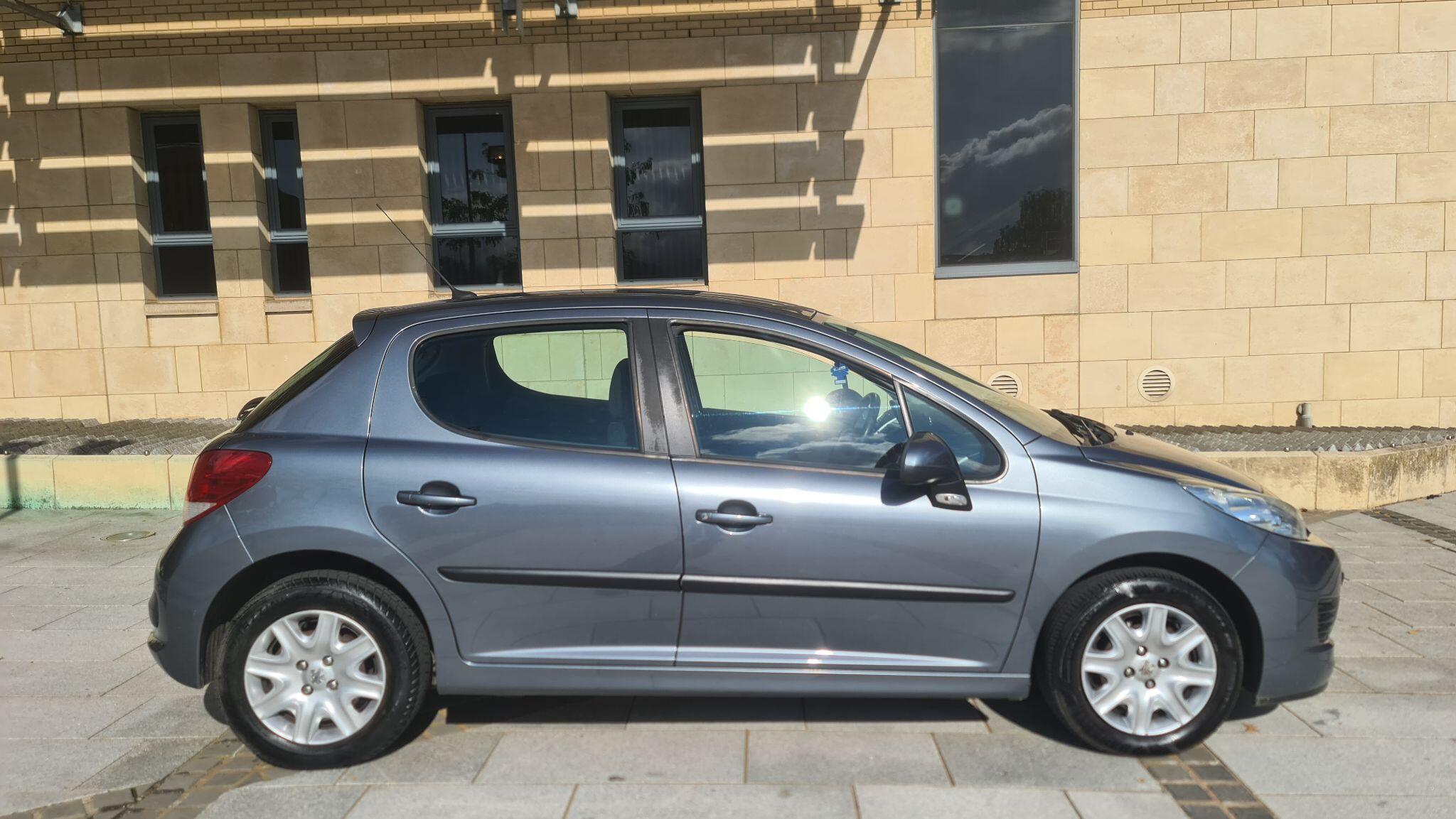 Peugeot 207 view 7