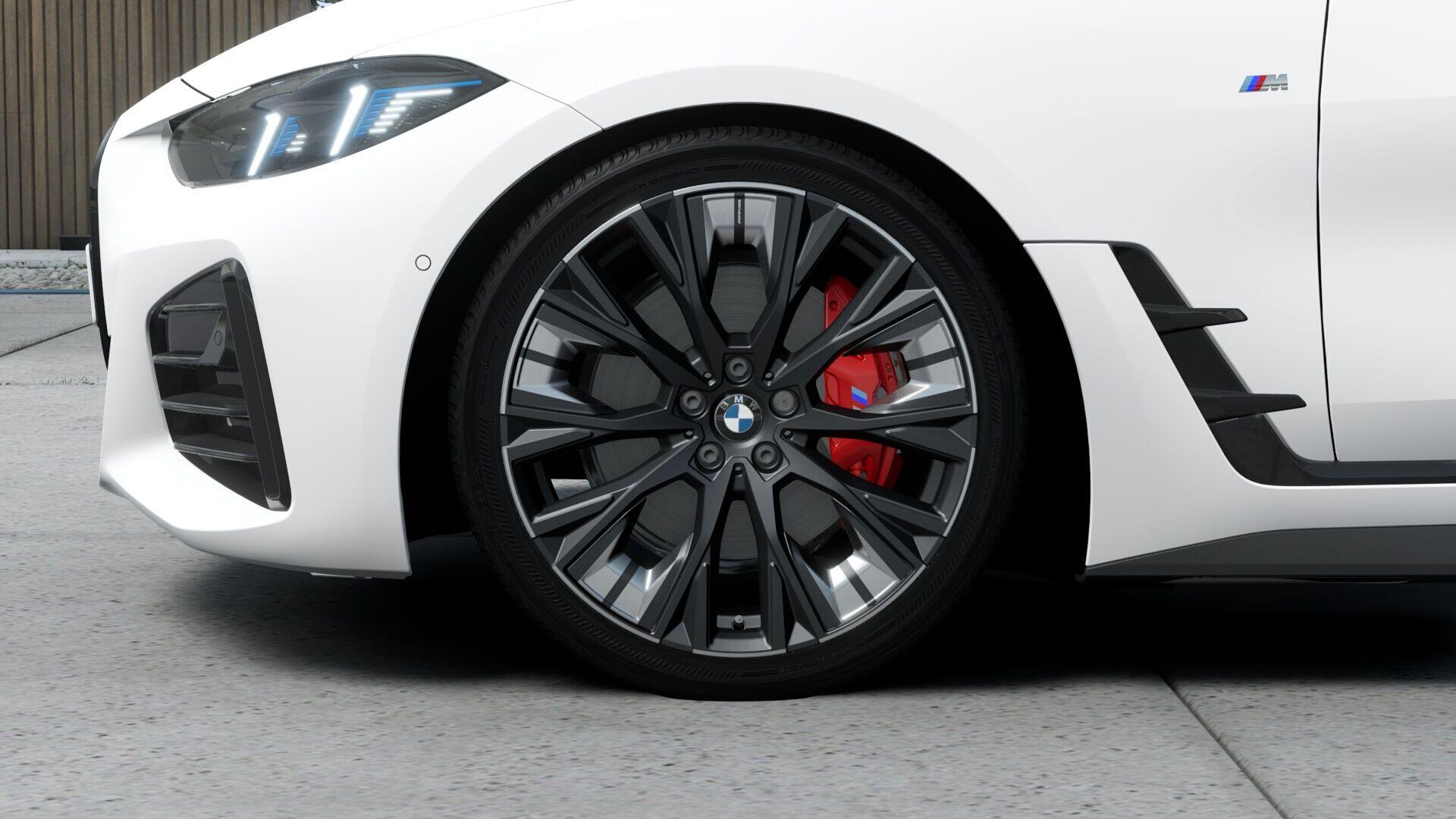 BMW 4 Series view 9