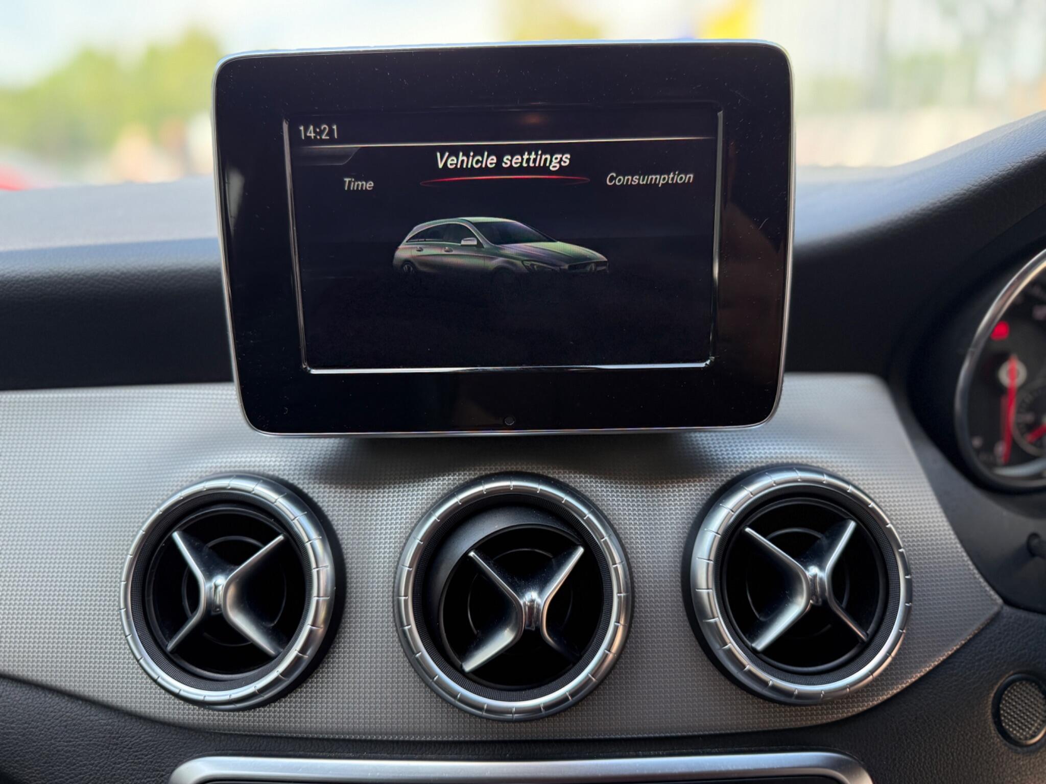 2018 Mercedes-Benz CLA image 40