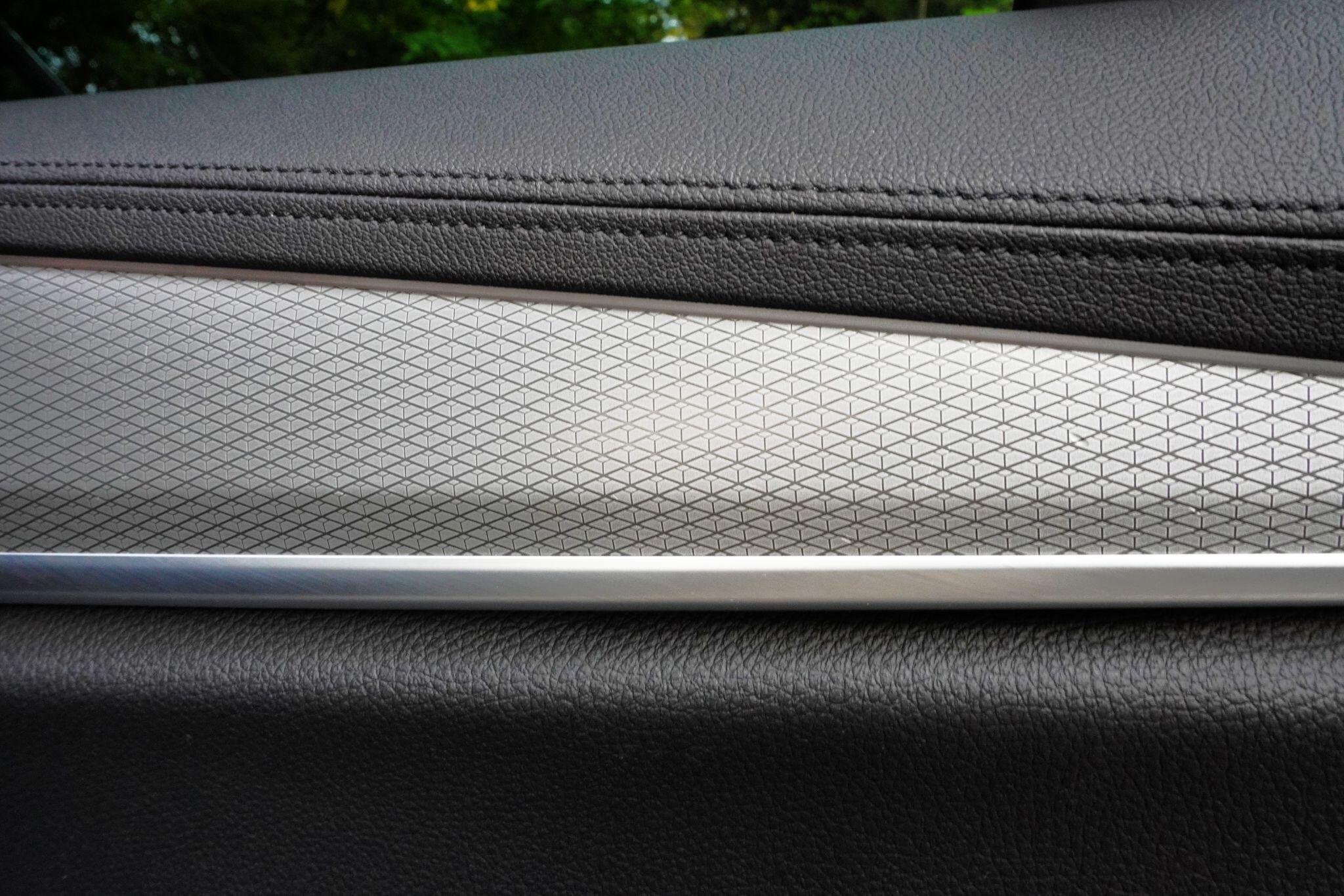 BMW 5 Series view 58