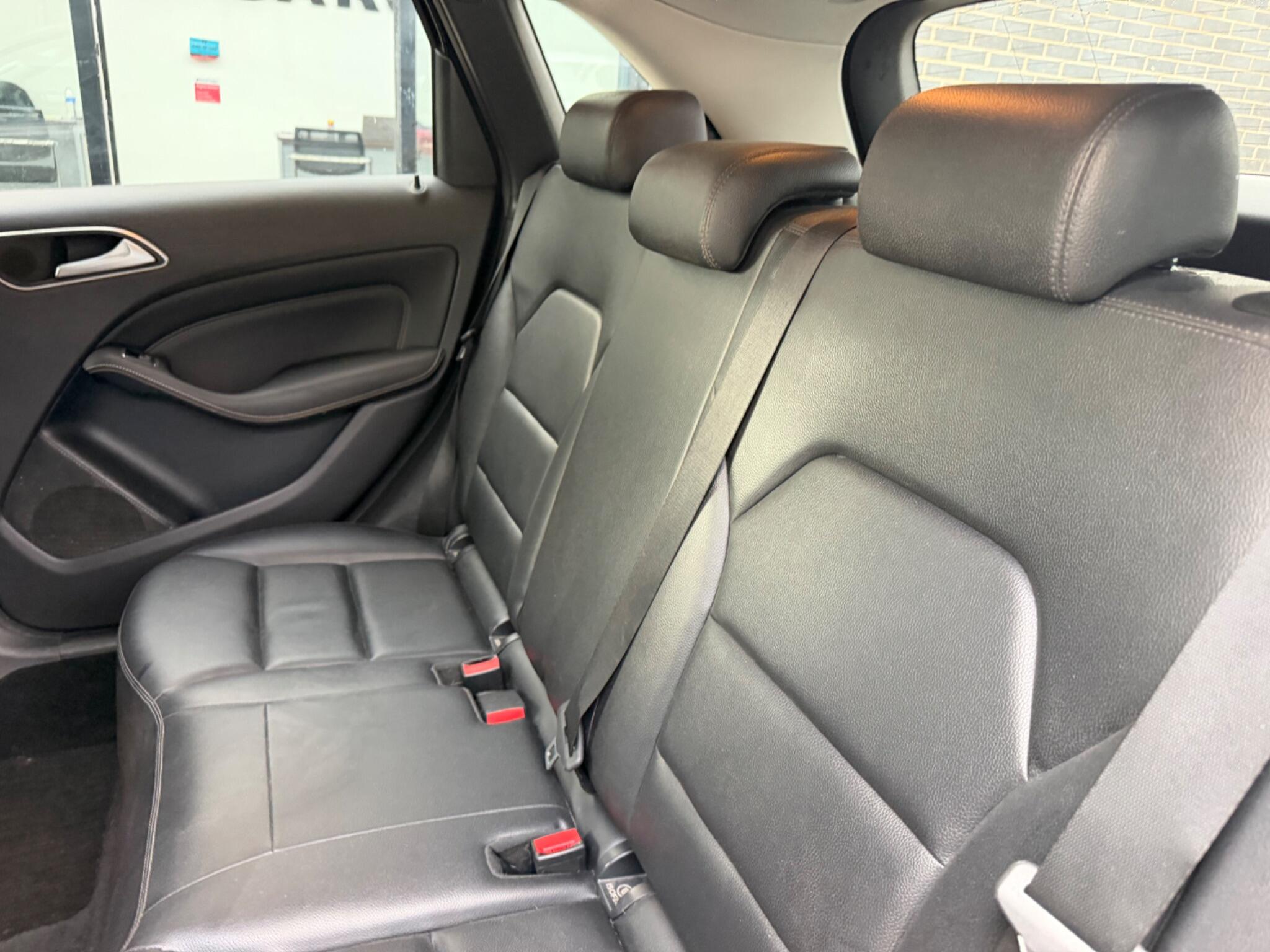 Mercedes-Benz B-Class view 28
