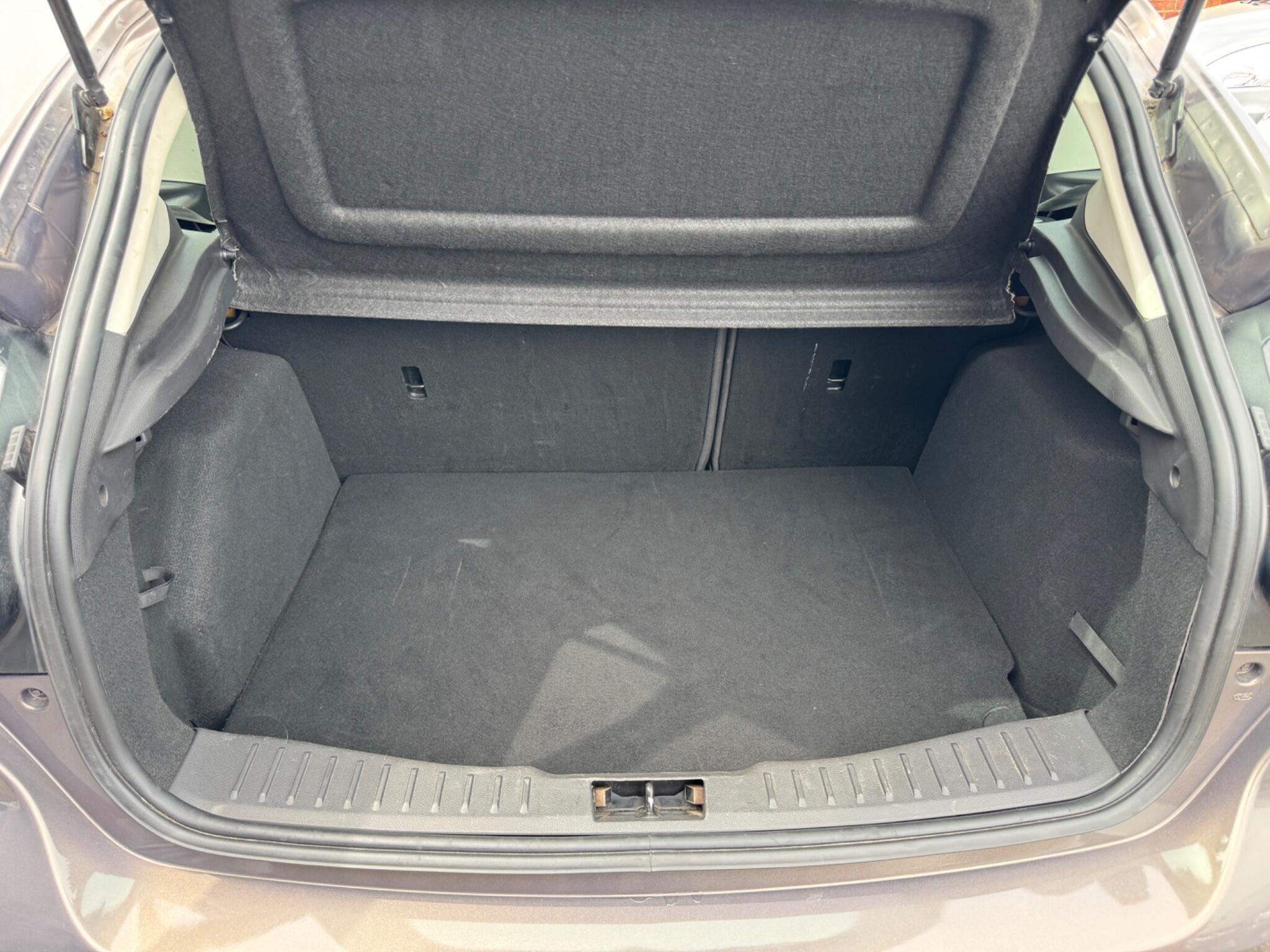 Ford Focus view 25