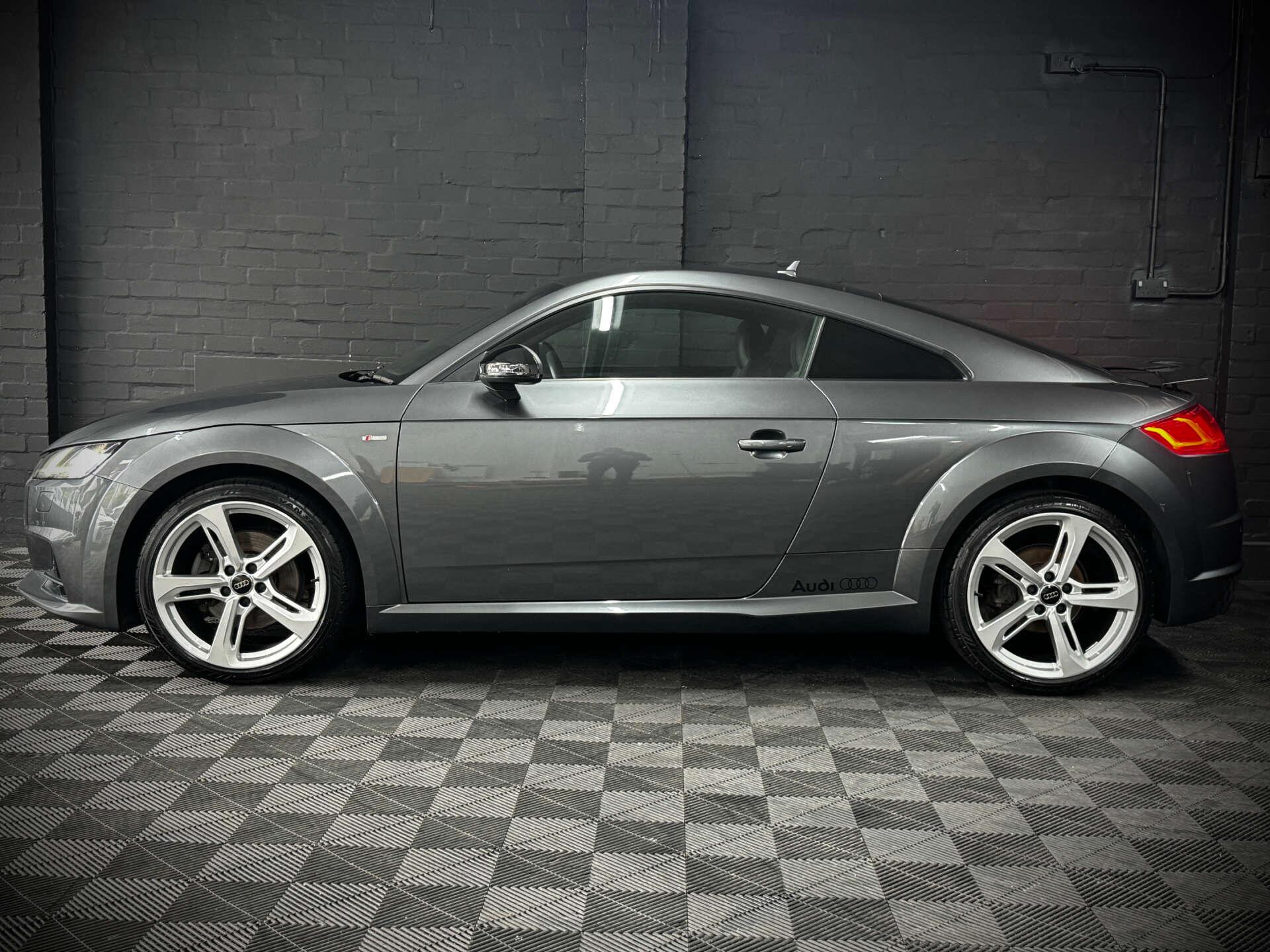 Audi TT view 14