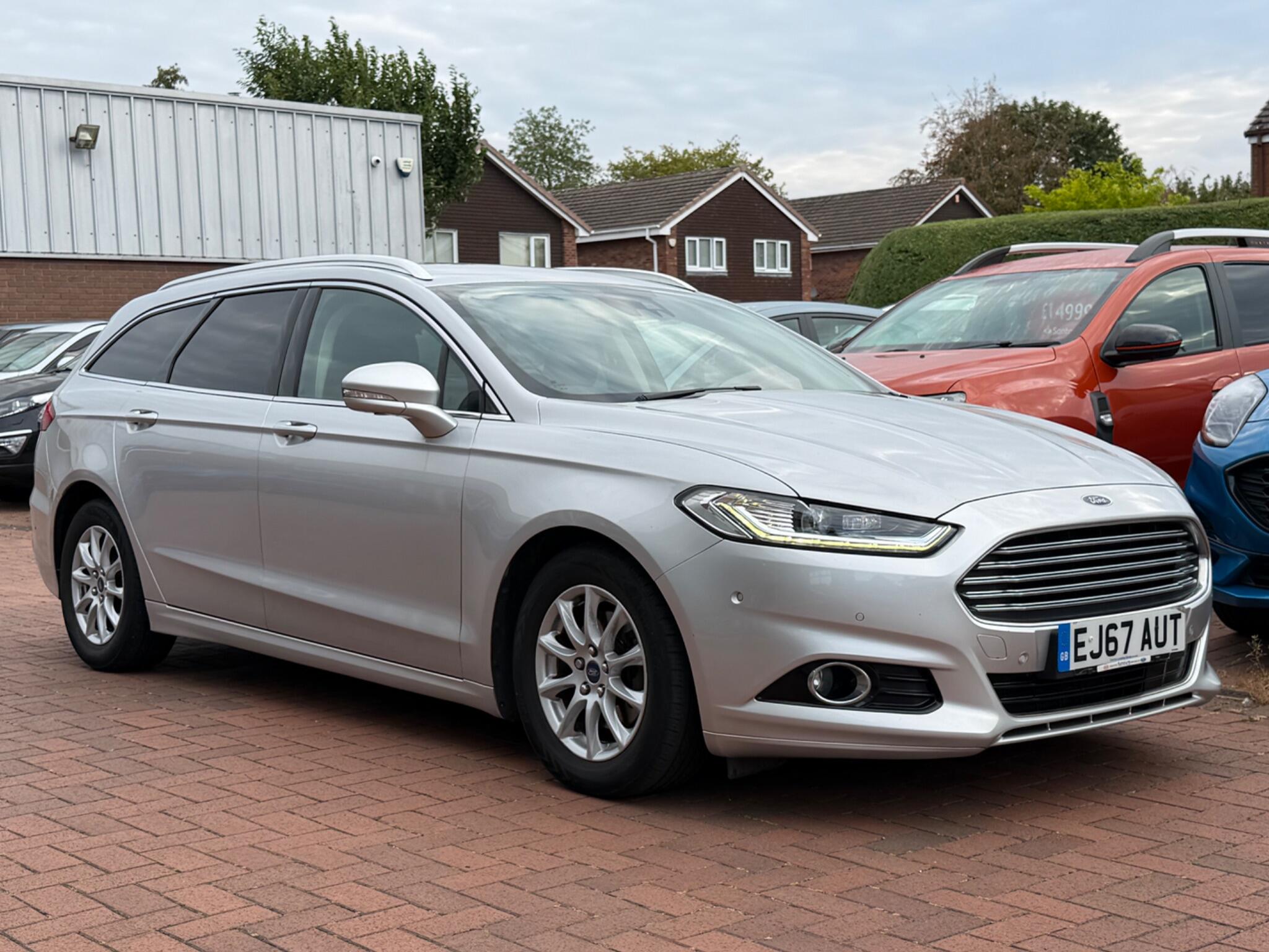 Ford Mondeo view 29