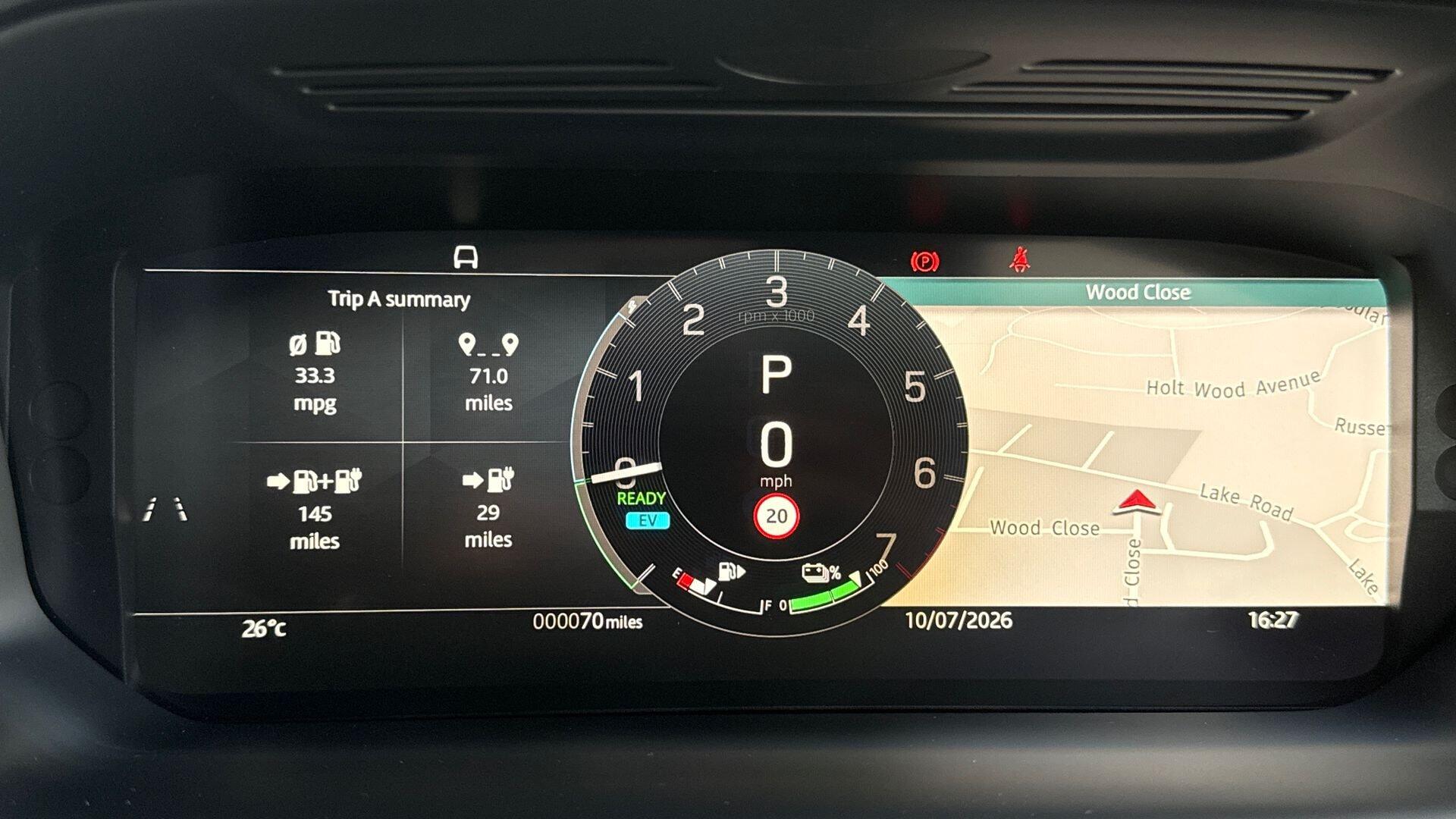 Land Rover Discovery Sport view 17