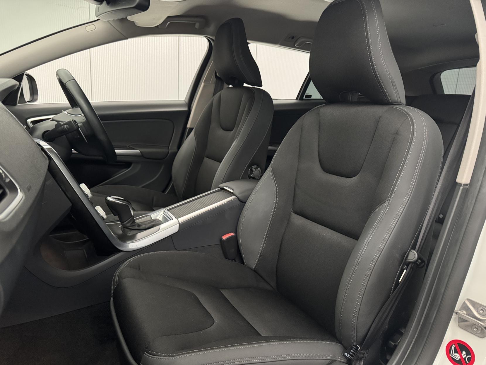 Volvo V60 view 39