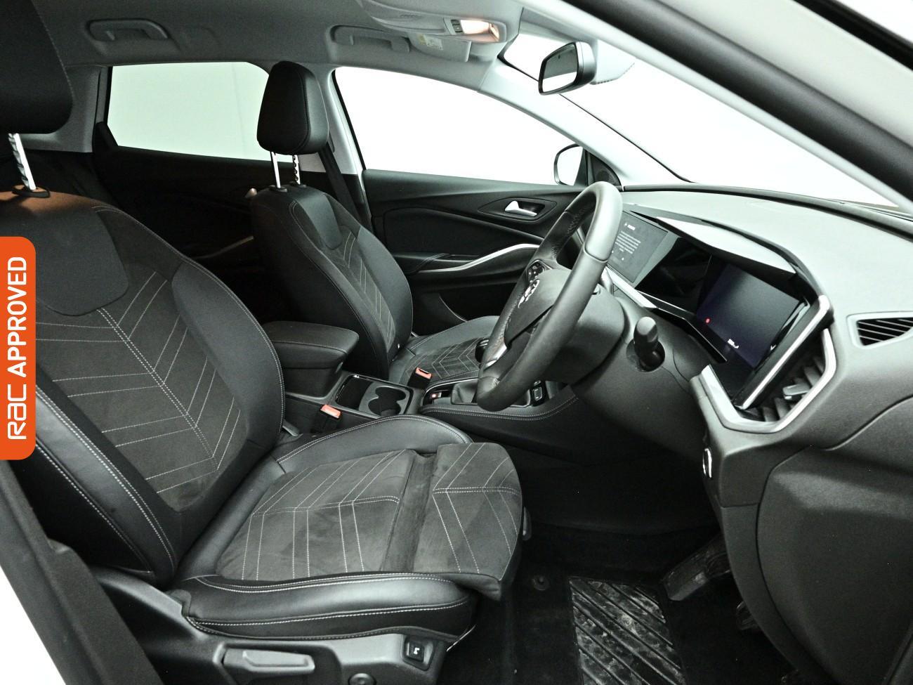 Vauxhall Grandland view 11