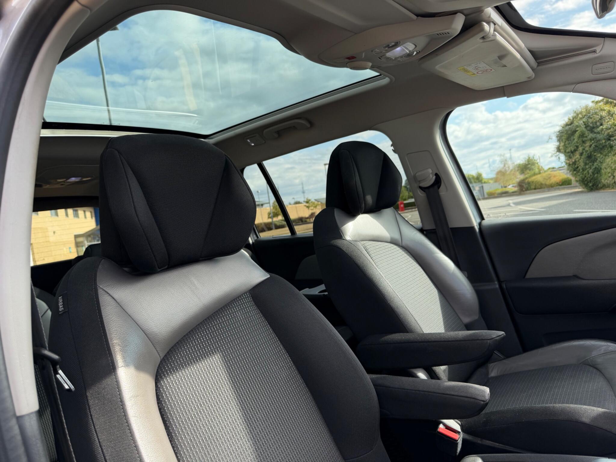 Citroen Grand C4 Picasso view 19