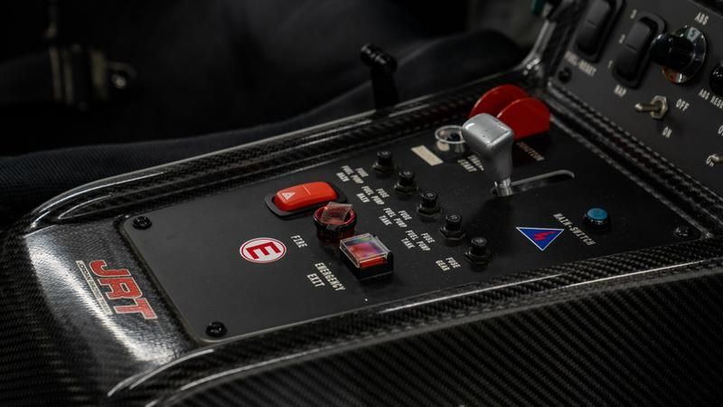 Mercedes-Benz SLS view 39