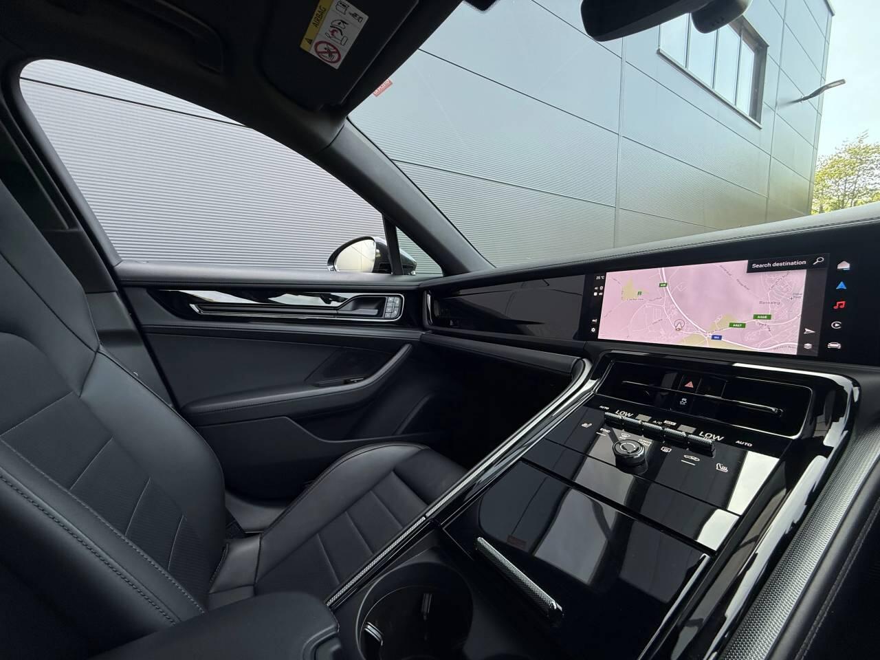 Porsche Panamera view 25