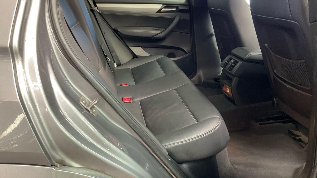 BMW X3 view 3
