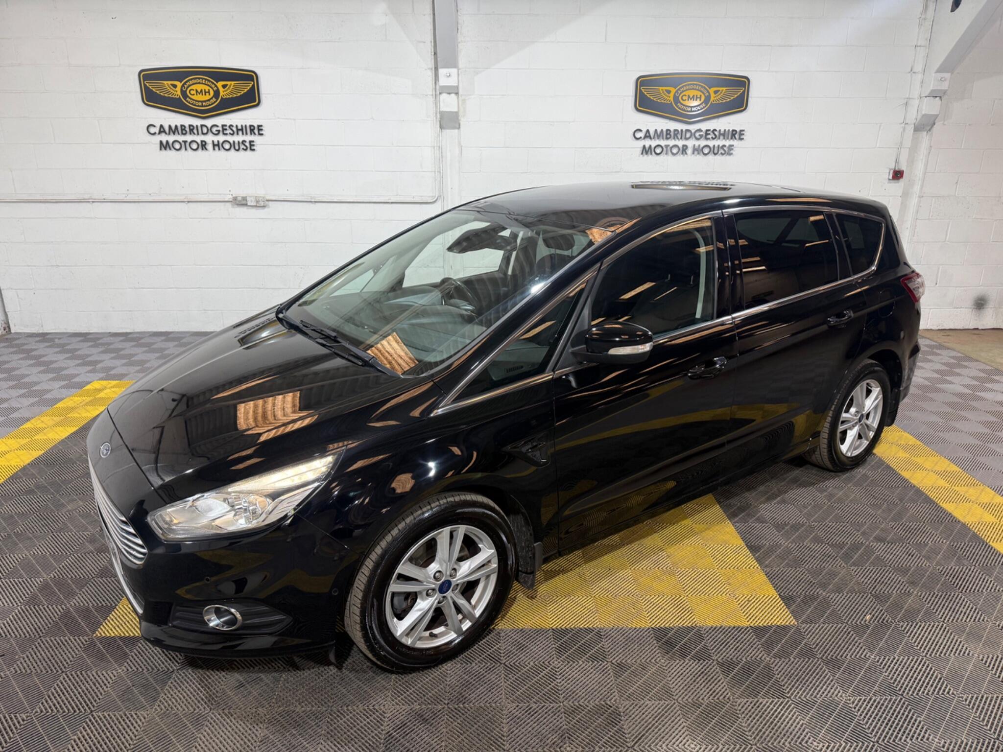 Ford S-Max view 3