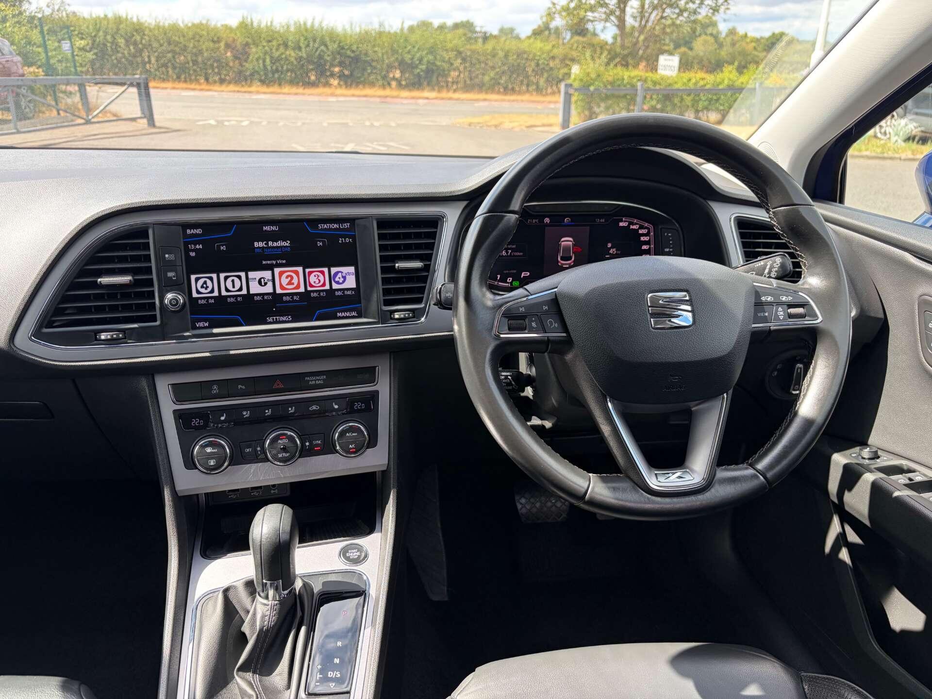 Seat Leon Leon view 2