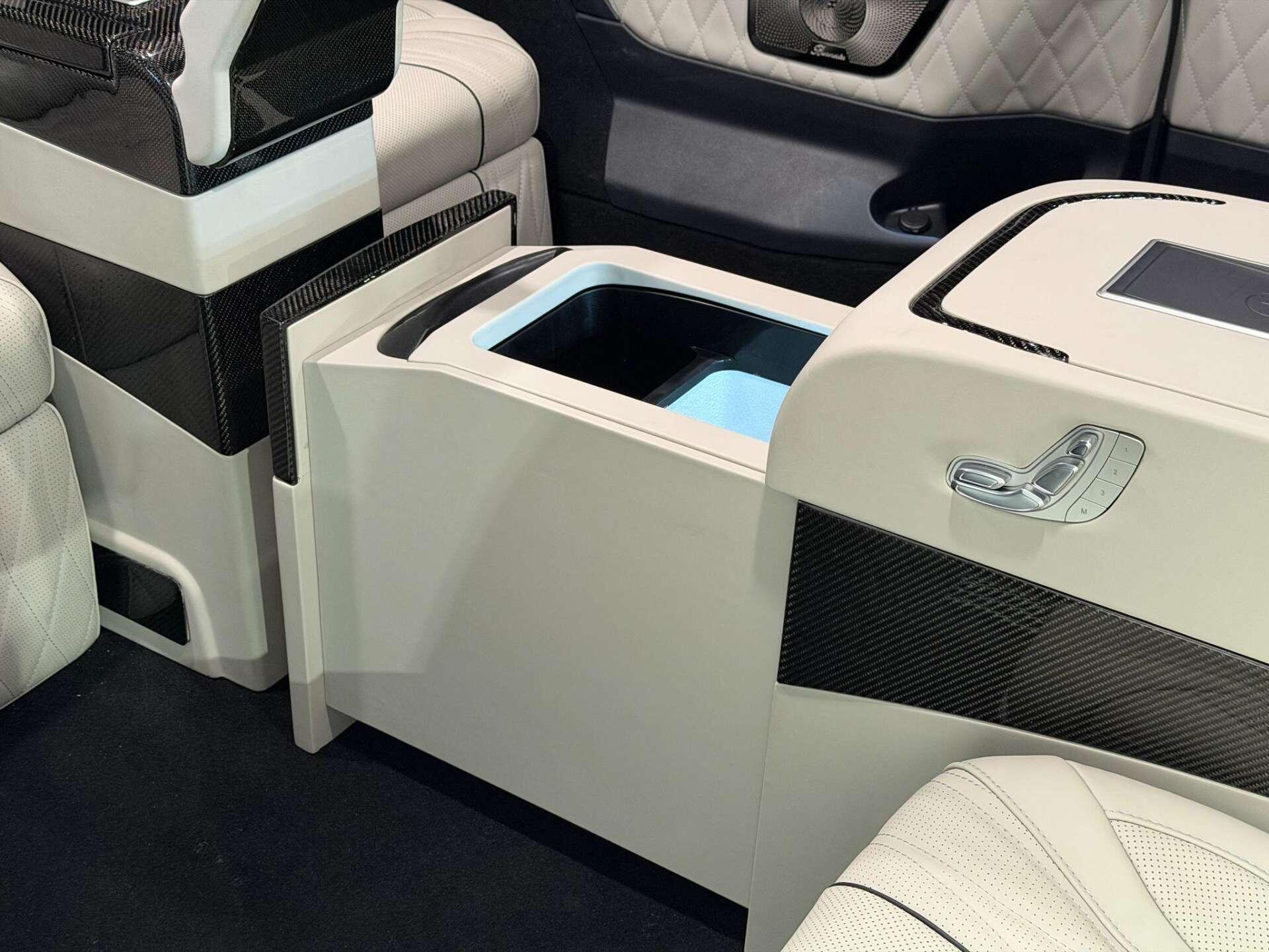 Mercedes-Benz V Class view 7
