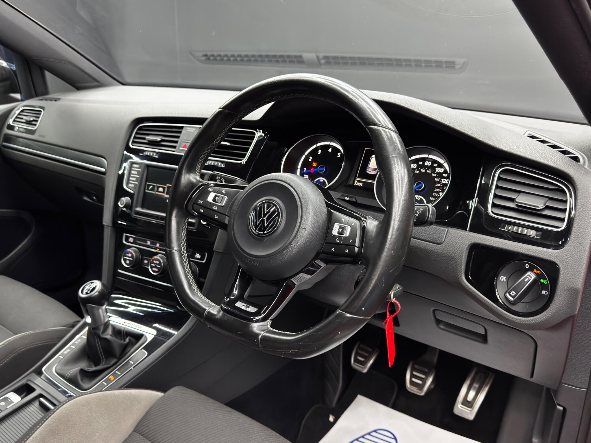 Volkswagen Golf view 9