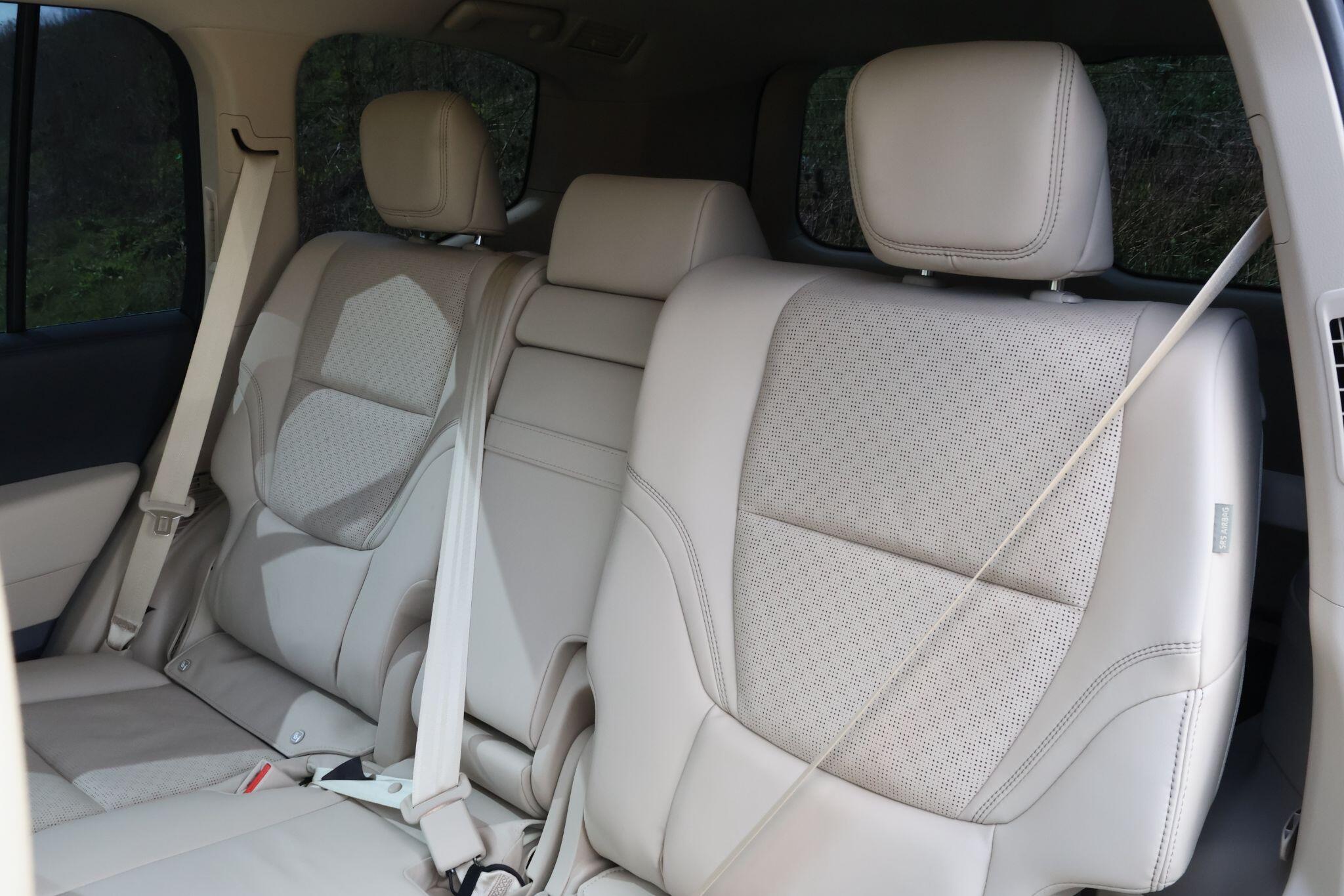 Toyota Land Cruiser view 20