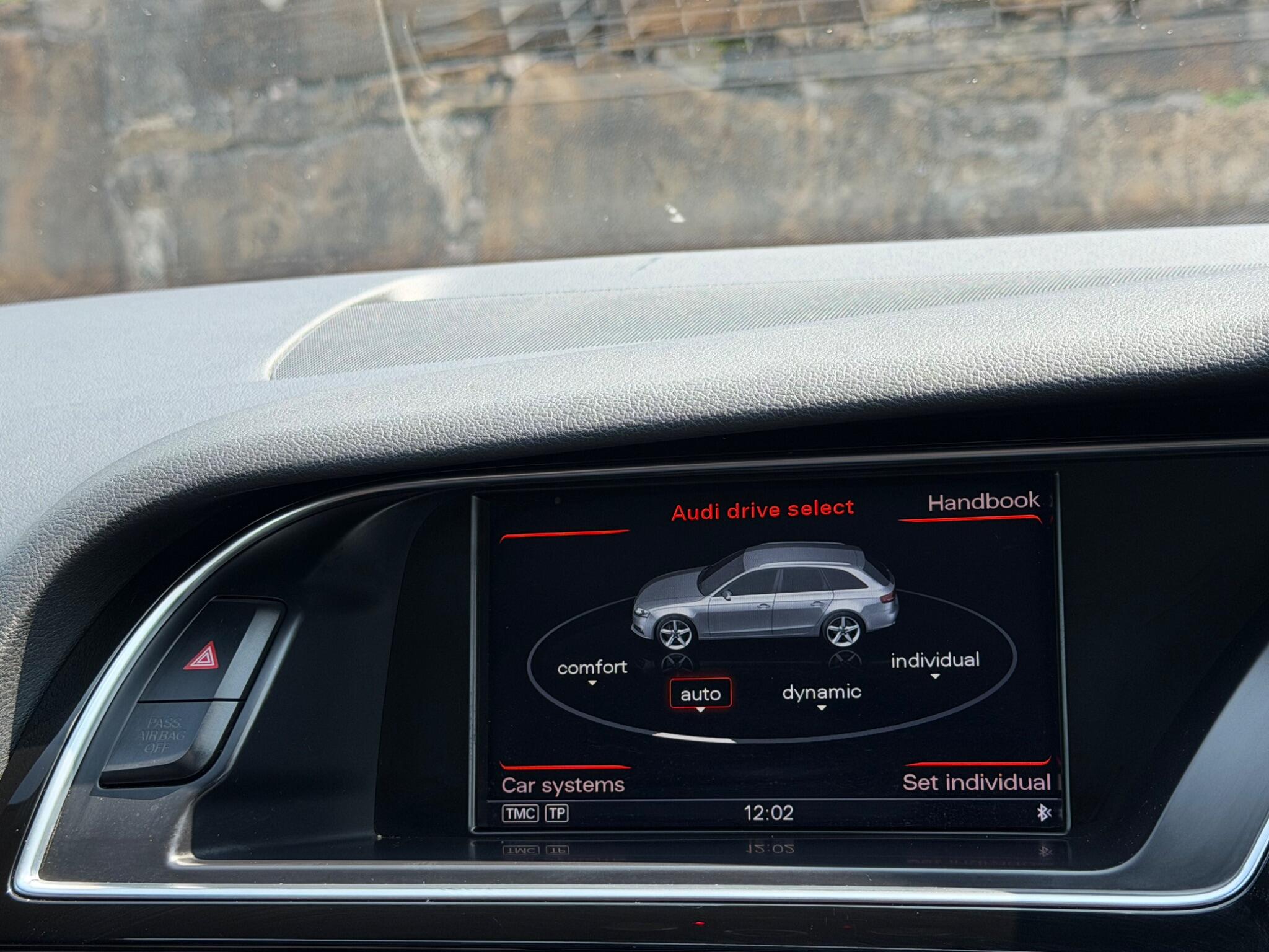 Audi RS4 view 30