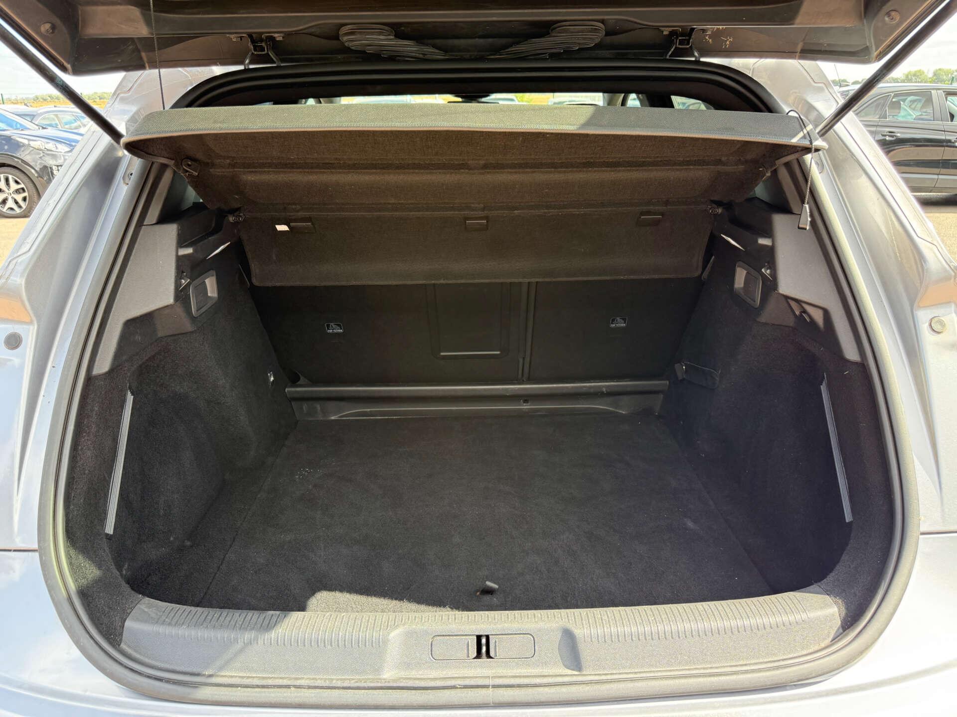 DS Automobiles DS 7 Crossback view 24