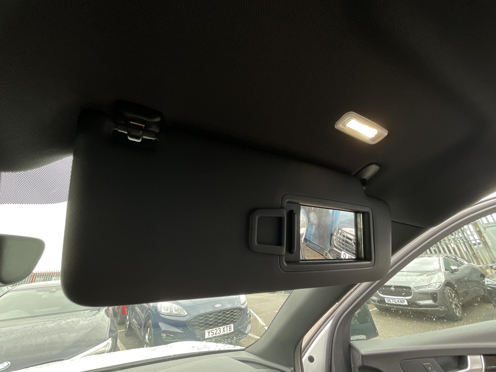 Audi Q5 view 32