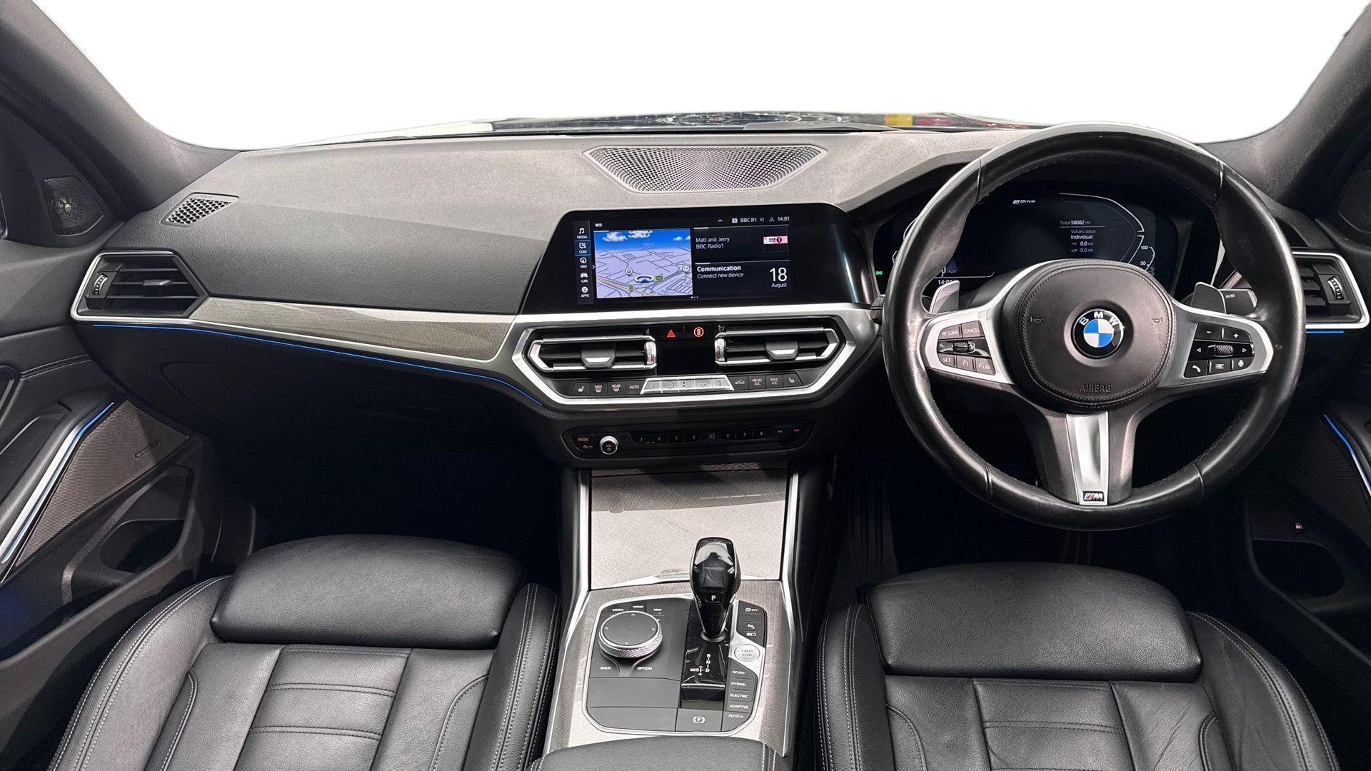 BMW 3 Series view 4