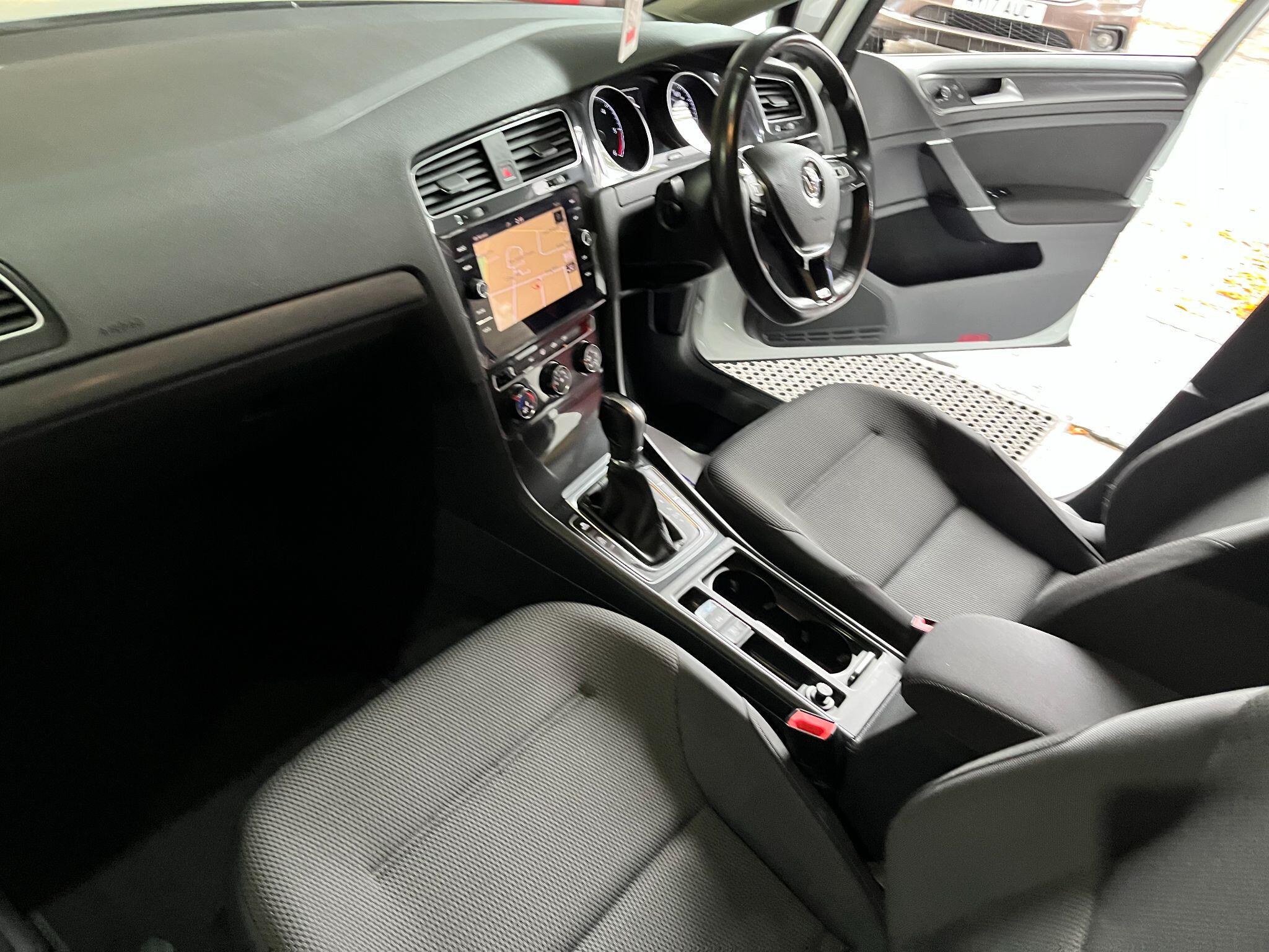 Volkswagen Golf view 37