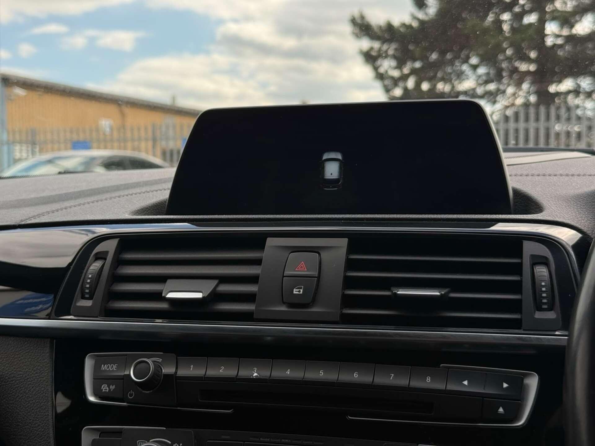 BMW 1 Series view 65