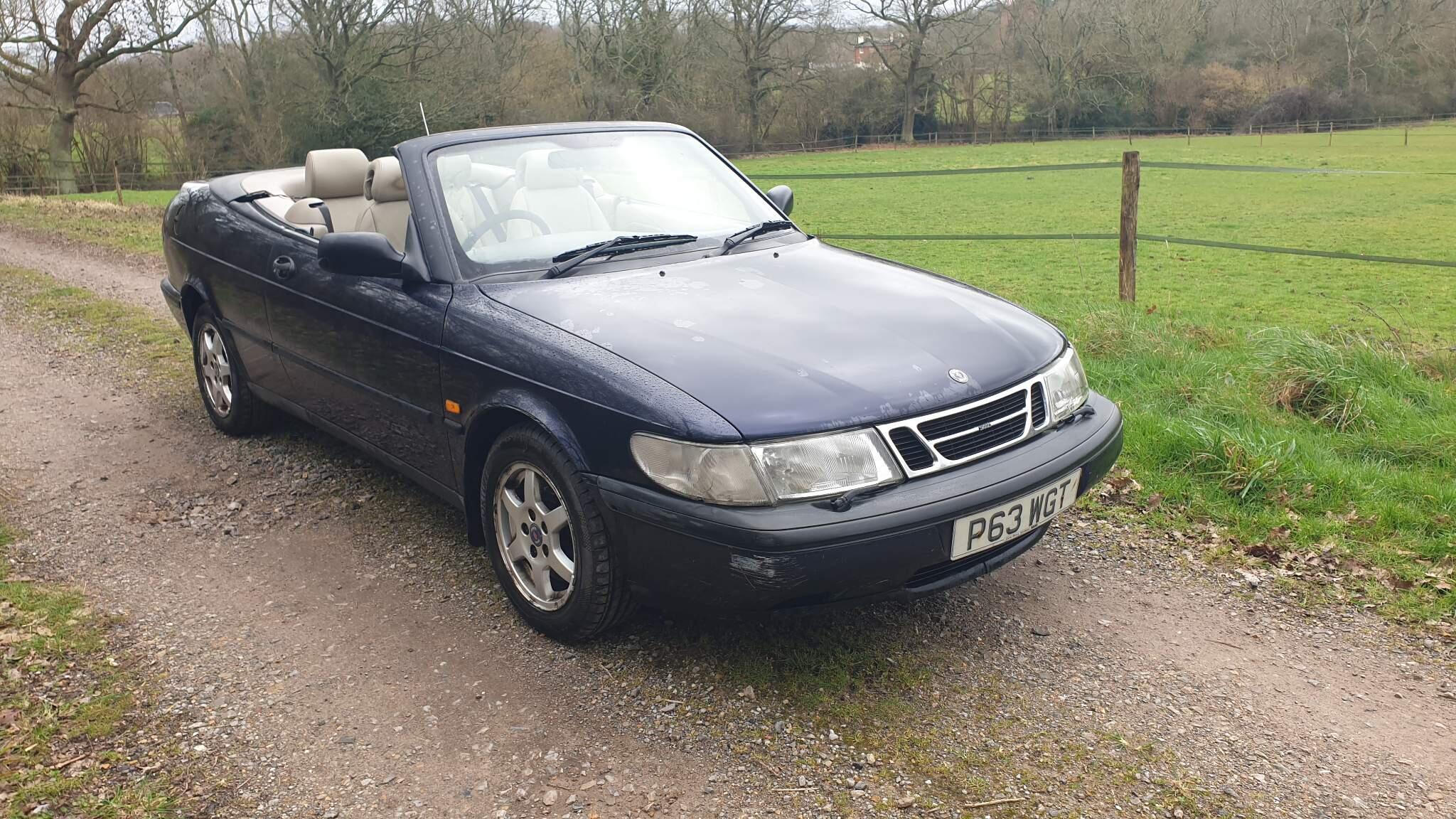 Saab 900