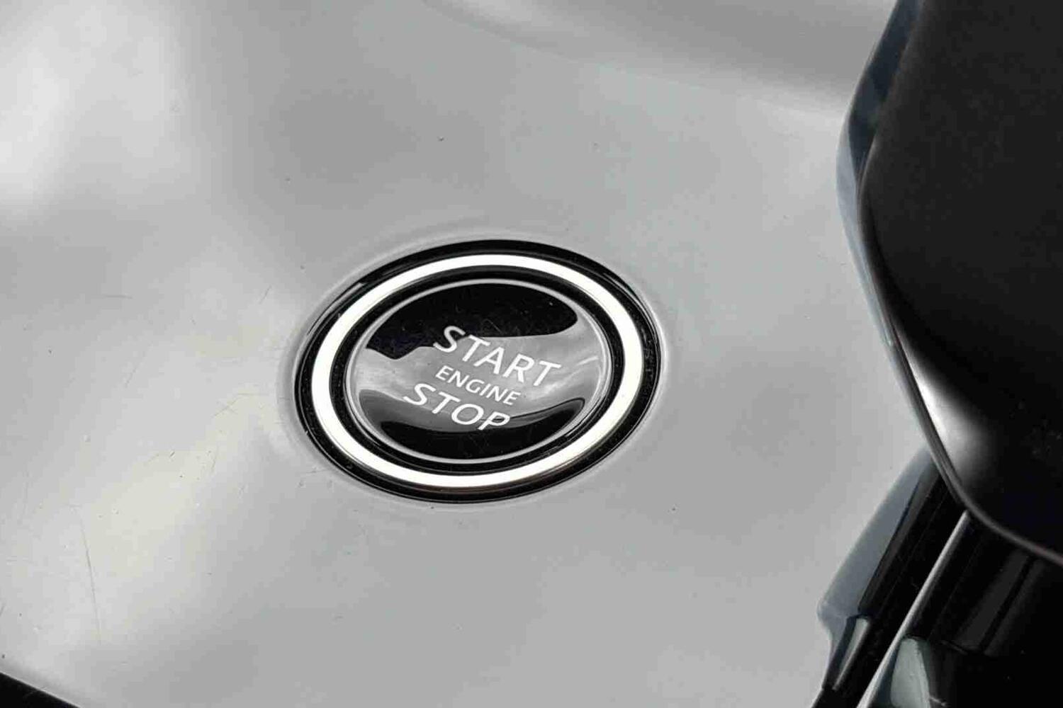 Land Rover Range Rover Sport view 34