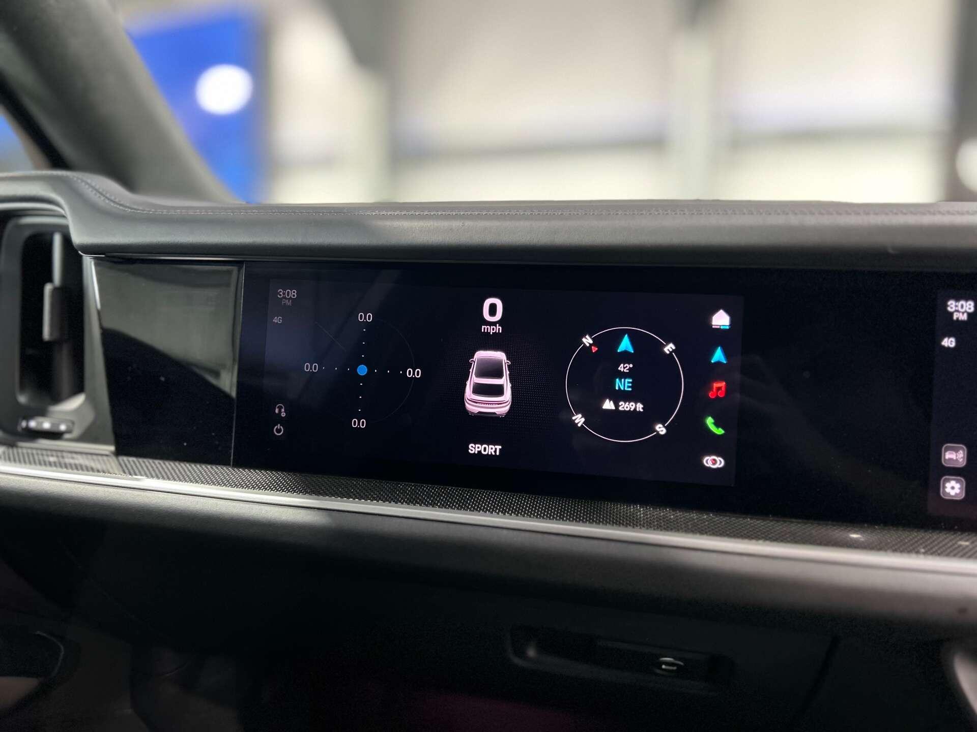 Porsche Cayenne view 28