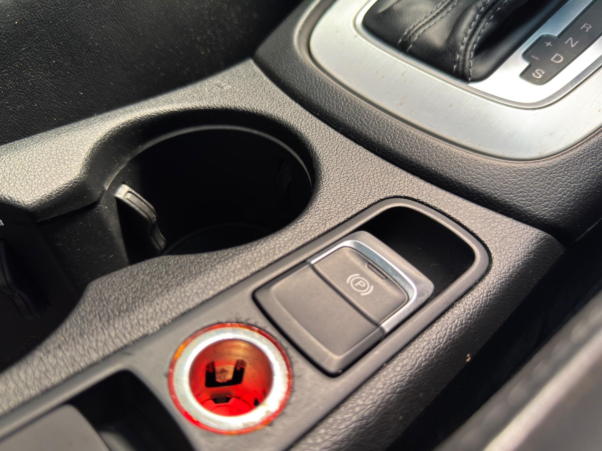 Audi Q3 view 28
