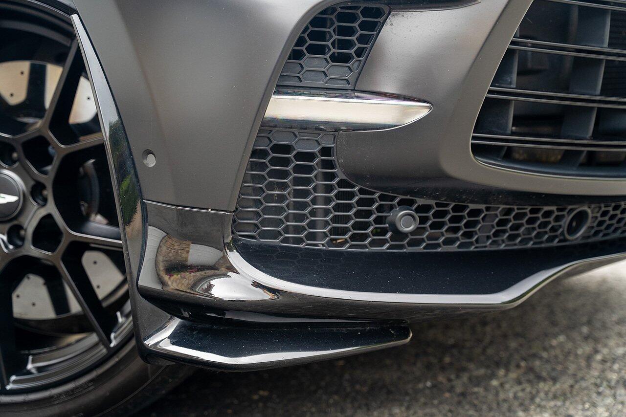 Aston Martin DBX view 37