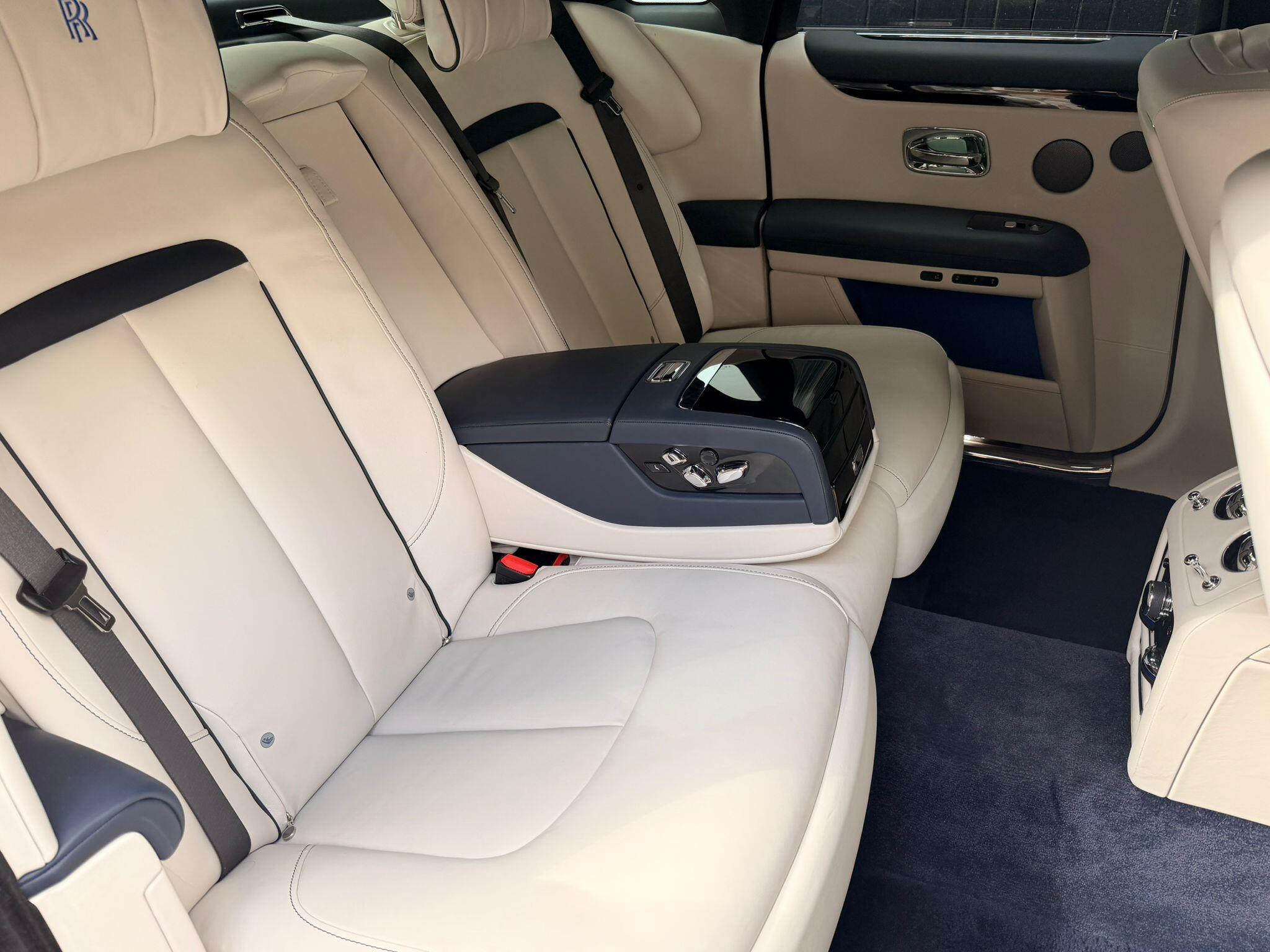 Rolls-Royce Ghost view 22