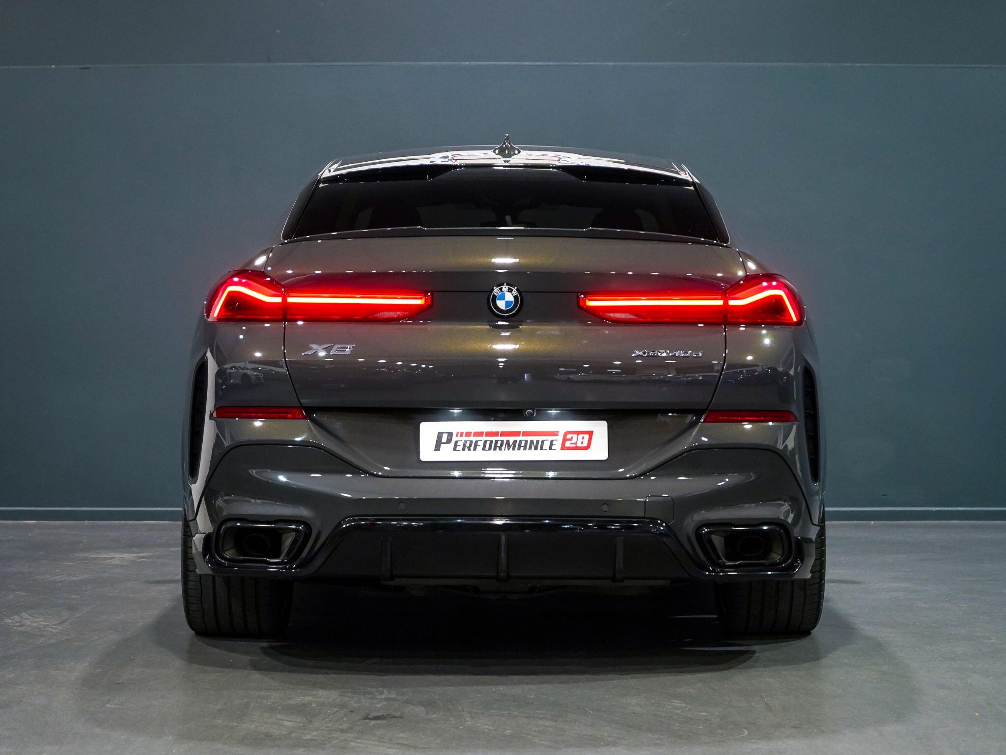 BMW X6 view 4