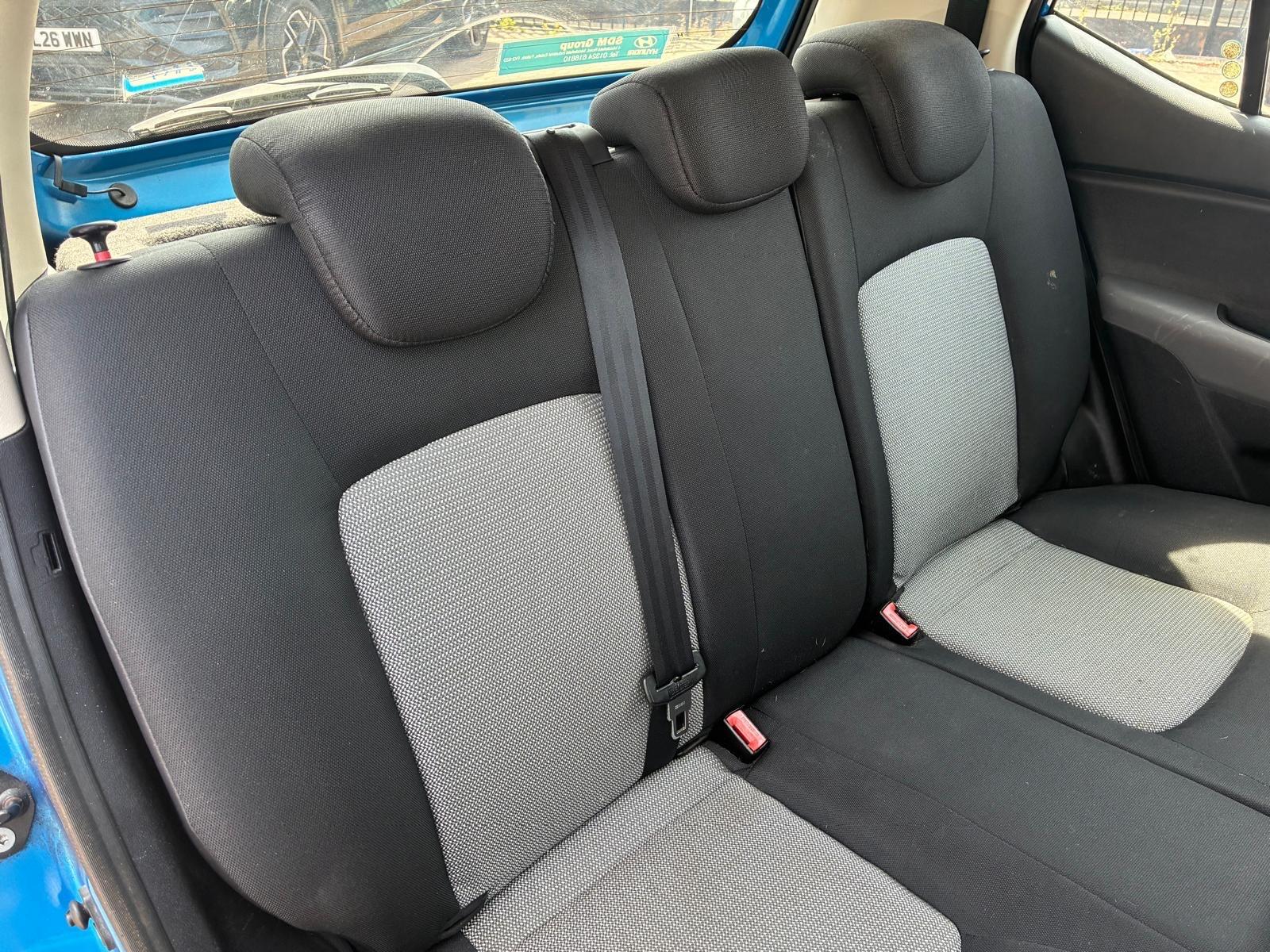 Hyundai i10 view 18
