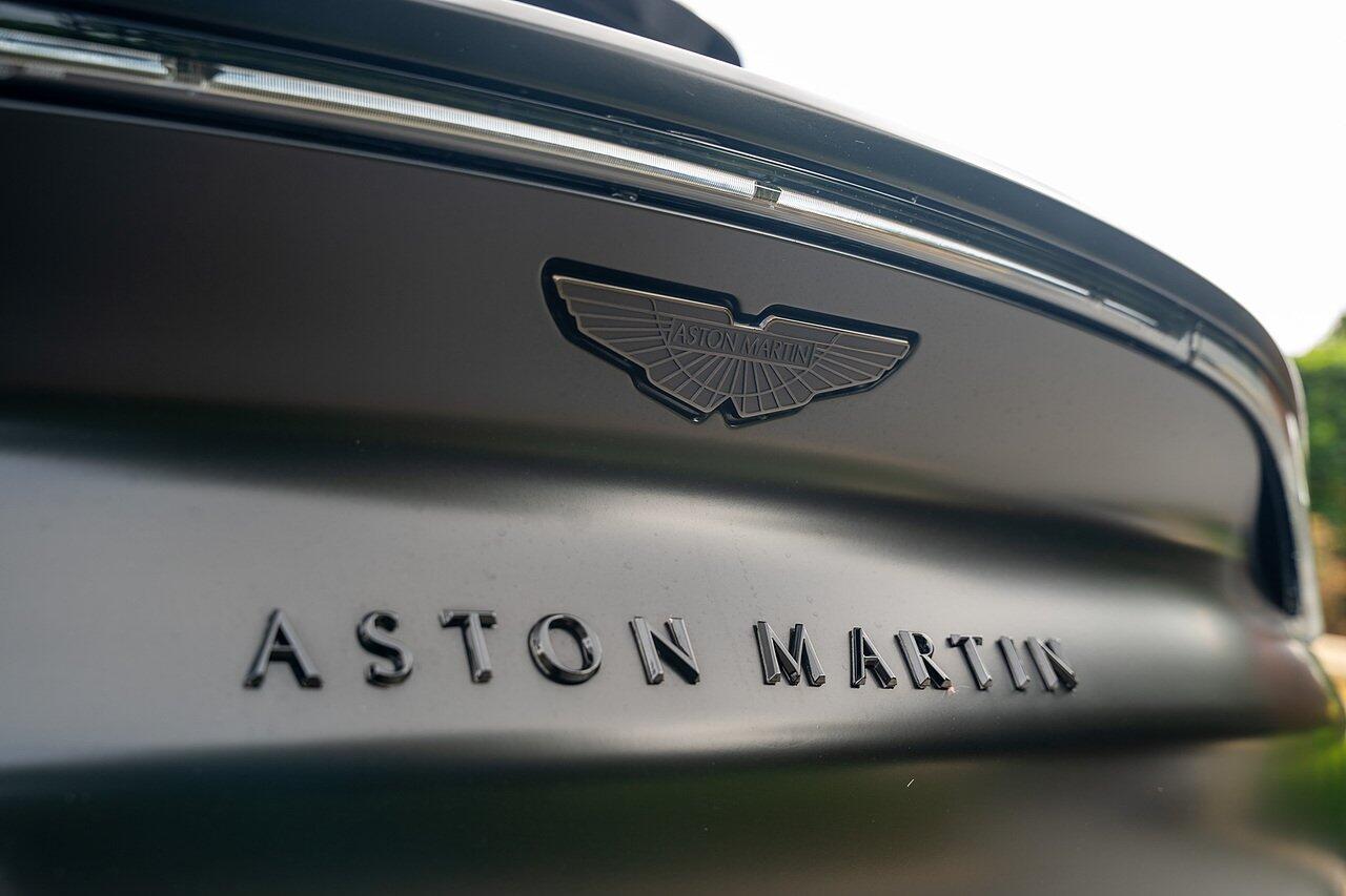 Aston Martin DBX view 11