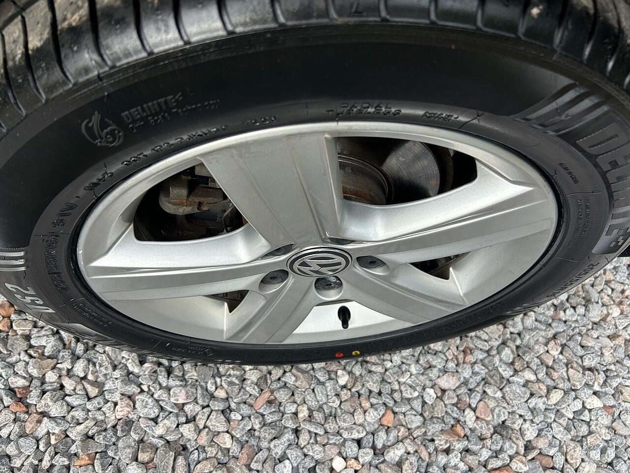 Volkswagen Golf view 9