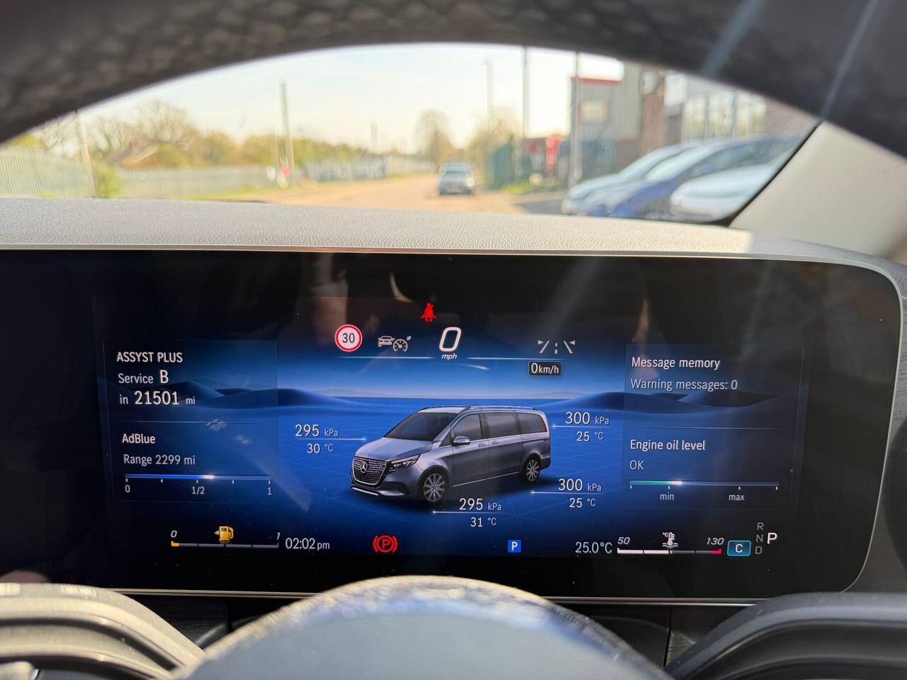 Mercedes-Benz V Class view 33
