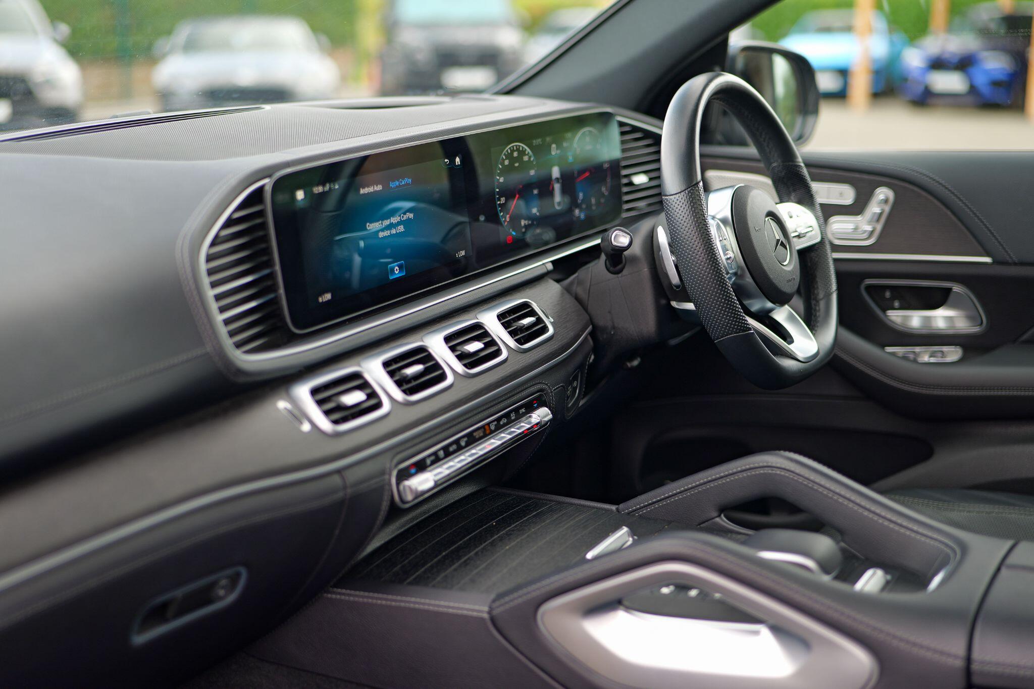 Mercedes-Benz Gle view 18