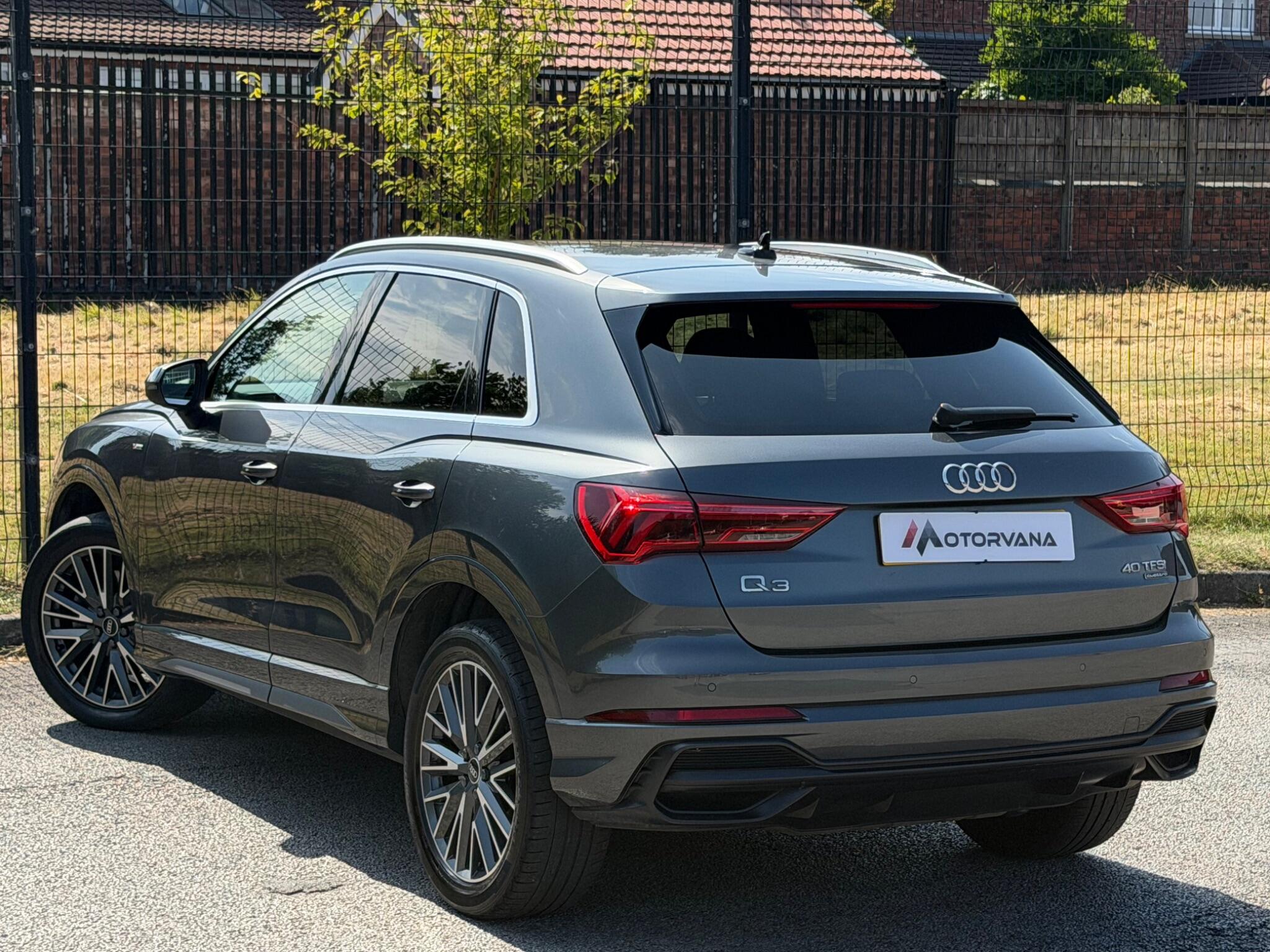Audi Audi Q3 view 5