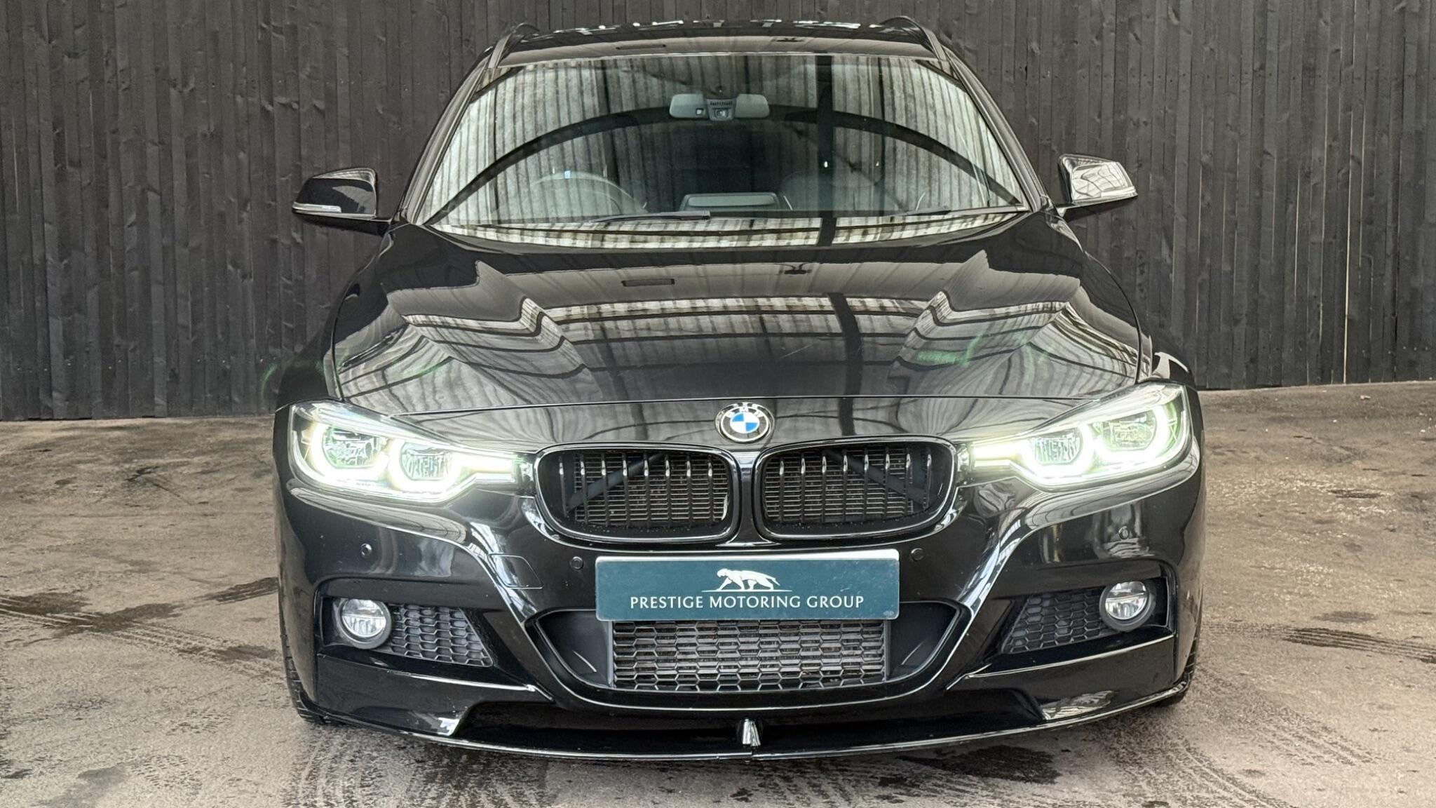 BMW 3 Series view 5