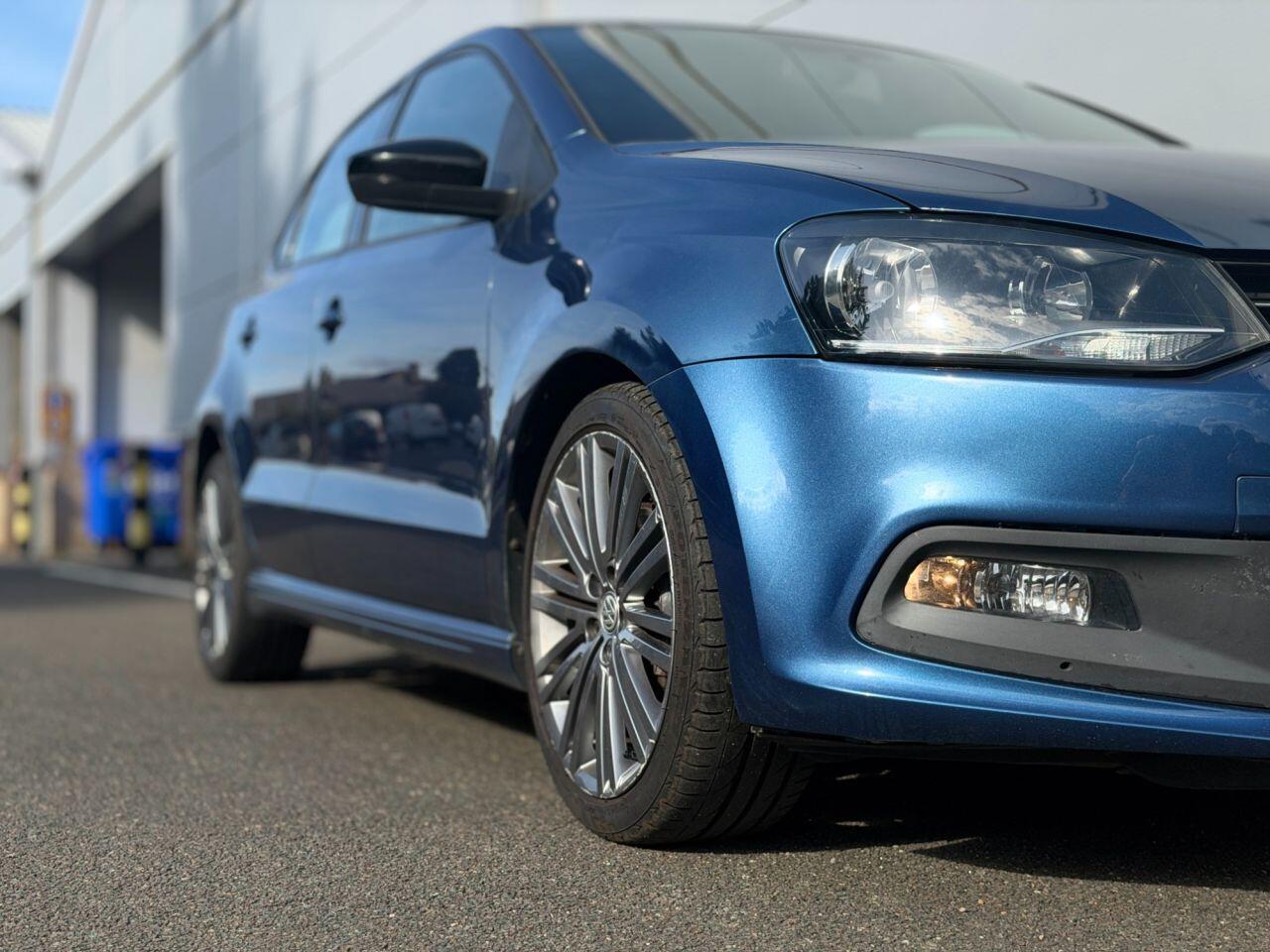 Volkswagen Polo view 12